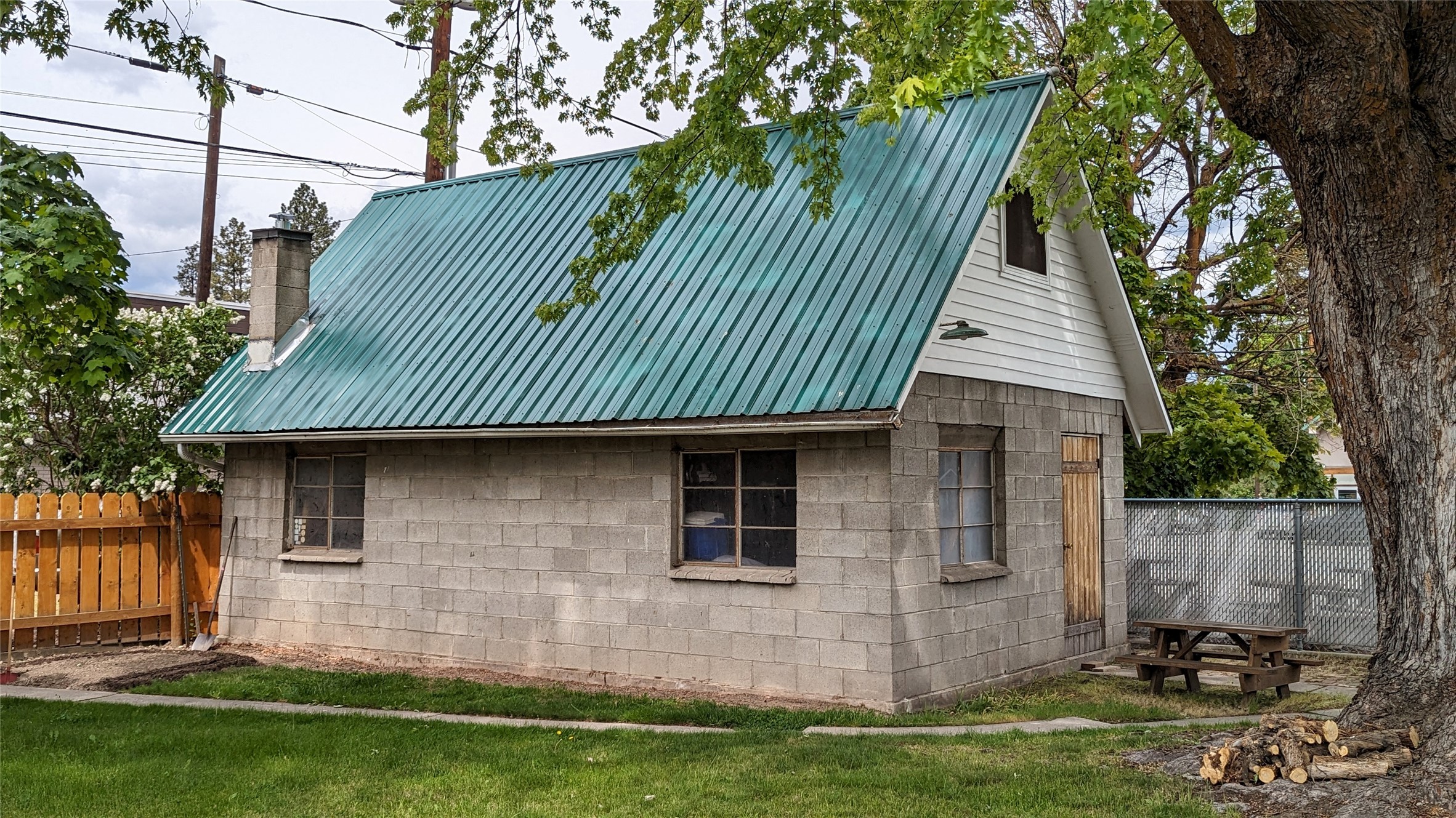 908 Mineral Avenue Property Photo 32