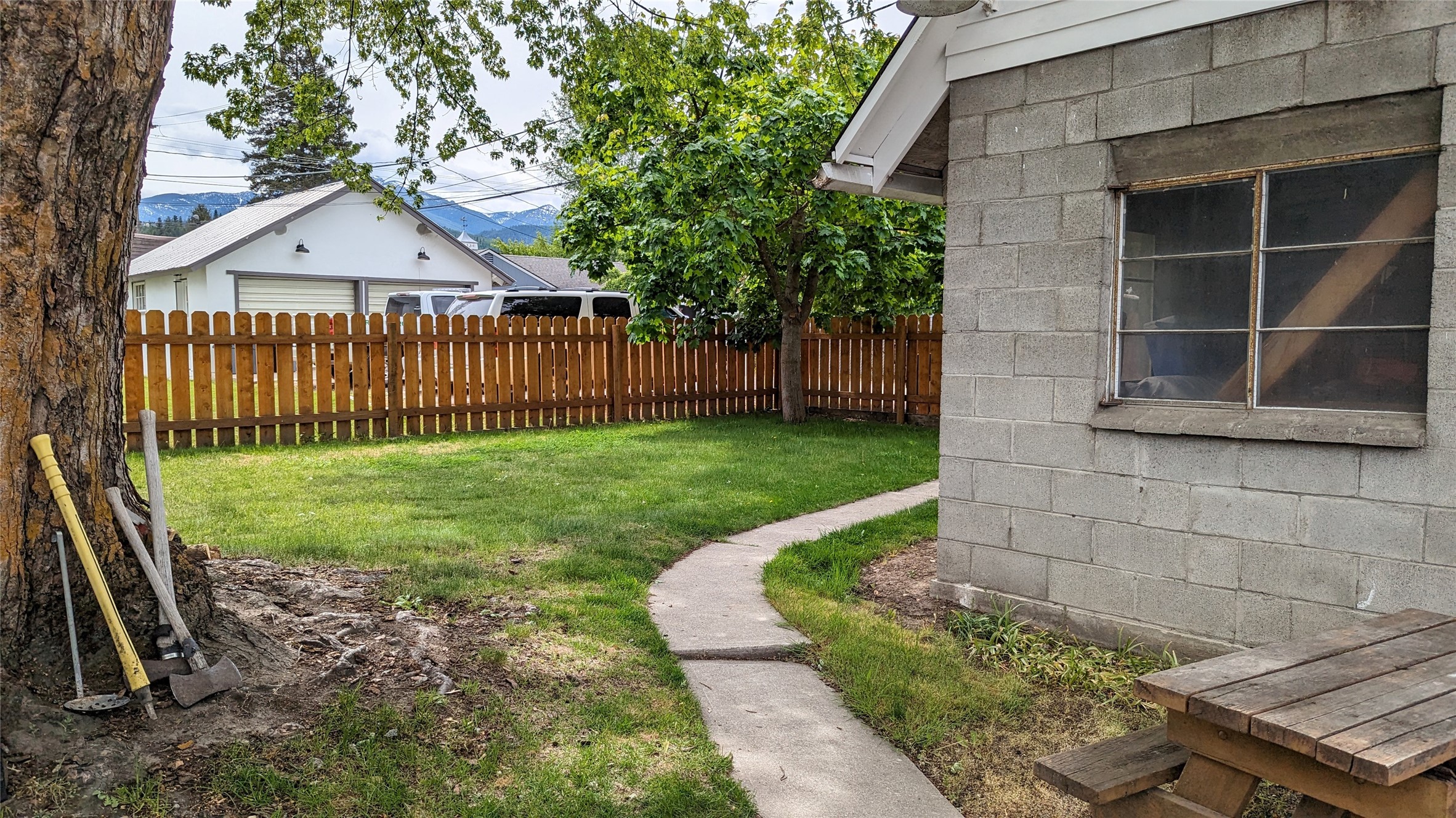 908 Mineral Avenue Property Photo 33