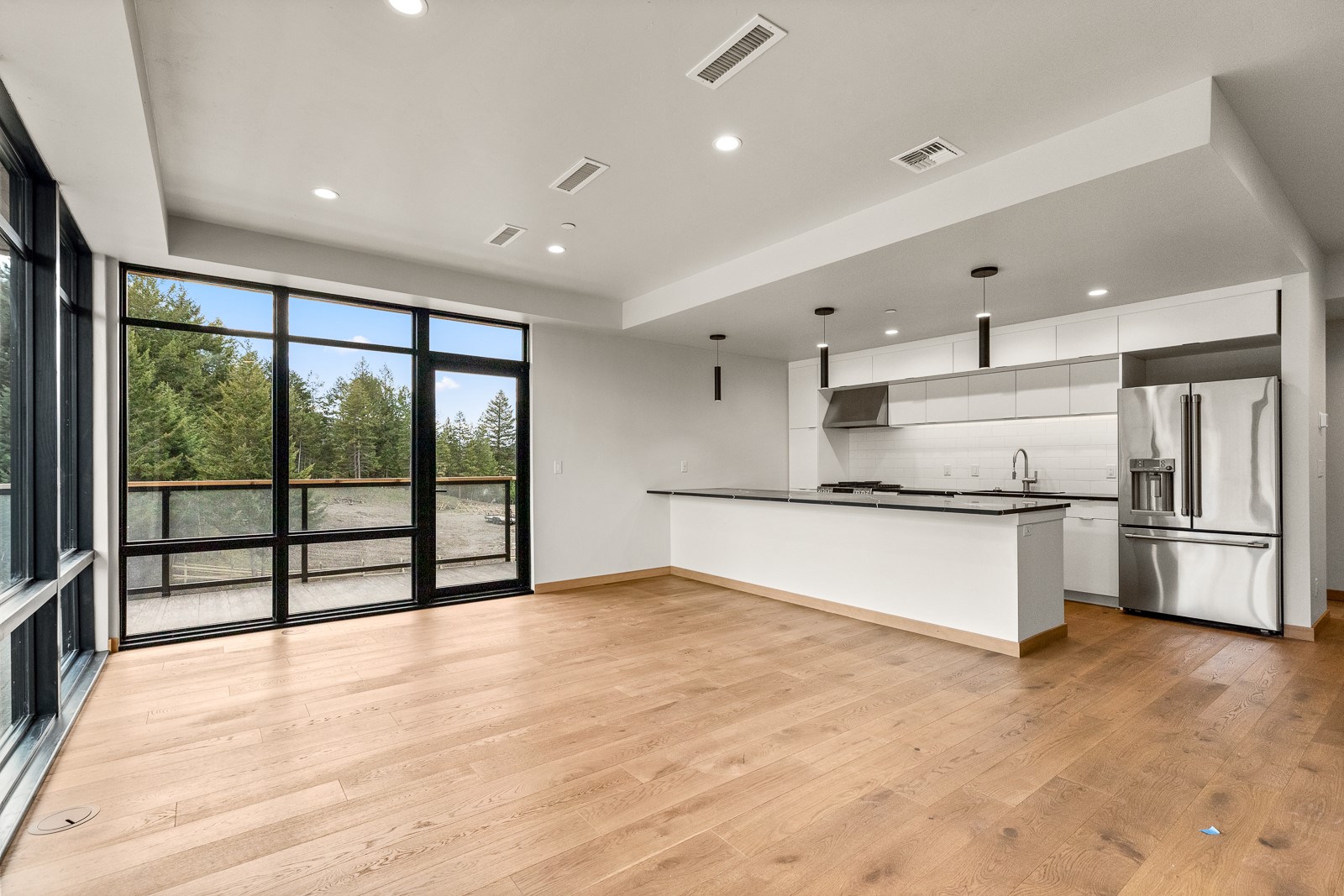 86 Serpentine Circle 308 Property Photo 6