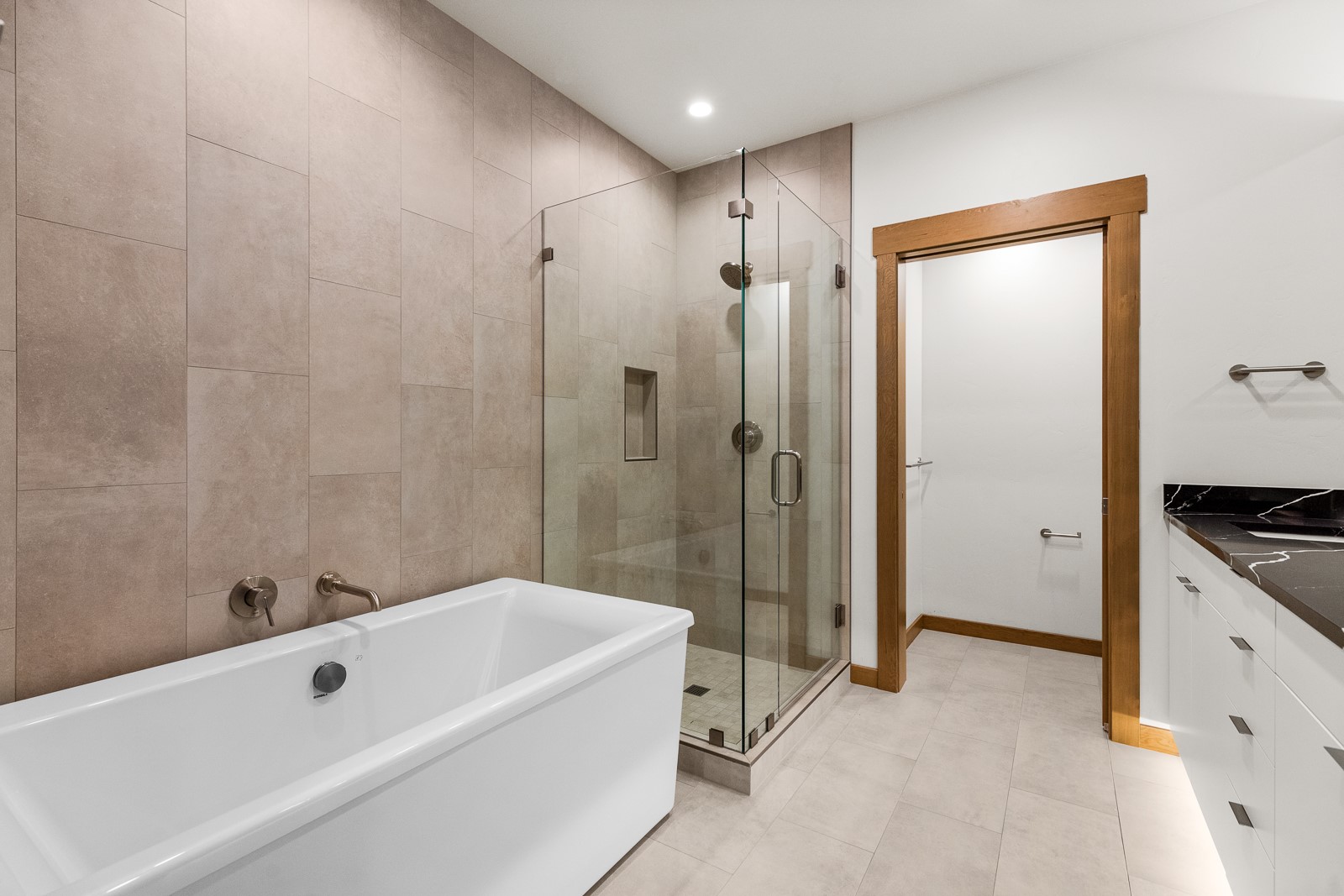 86 Serpentine Circle 308 Property Photo 11
