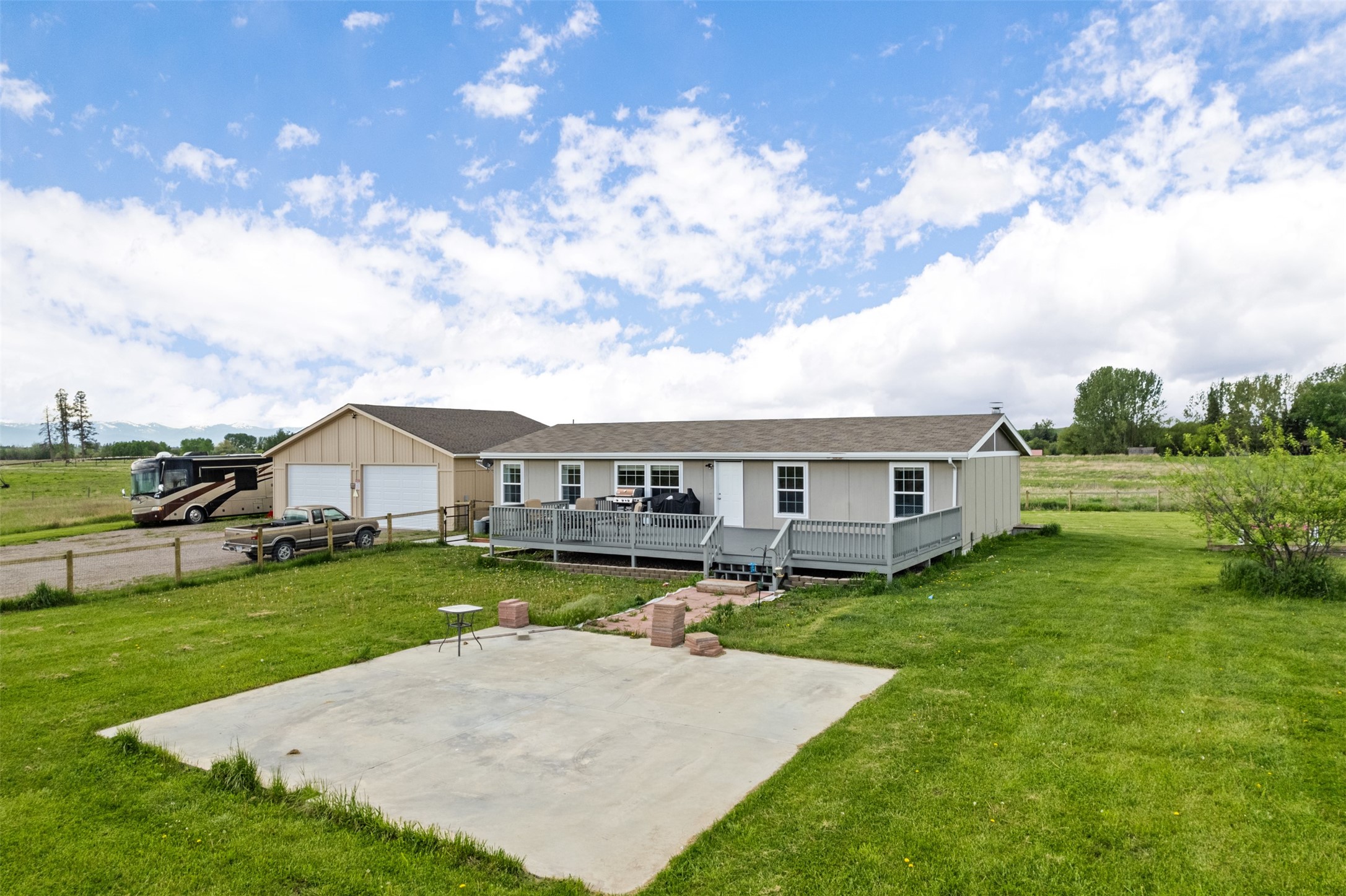 36997 Baptiste Road Property Photo 1