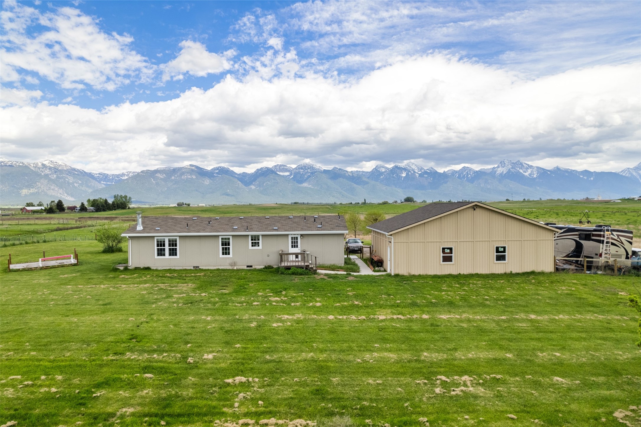 36997 Baptiste Road Property Photo 4