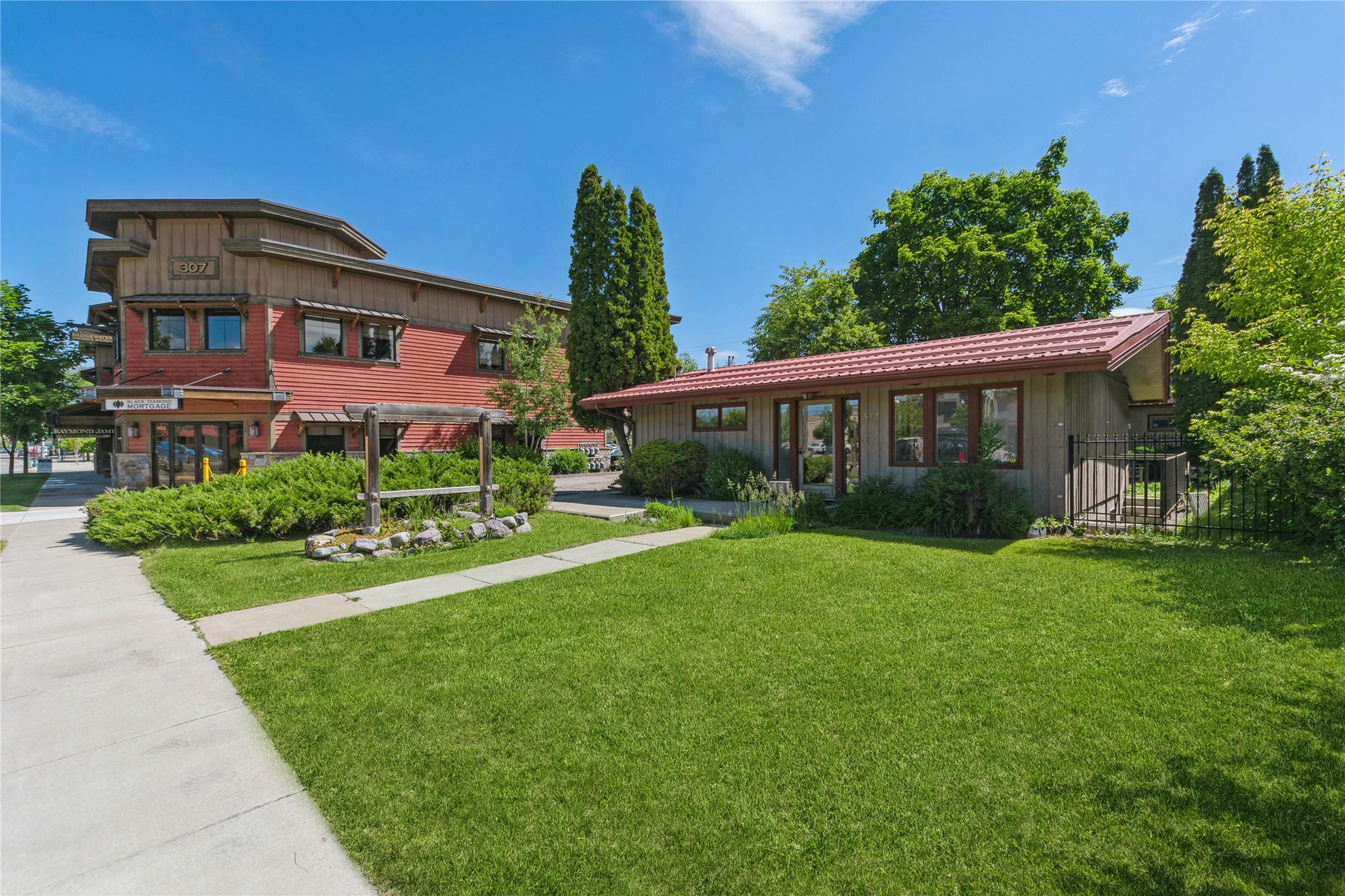 327 Spokane Avenue Property Photo 1