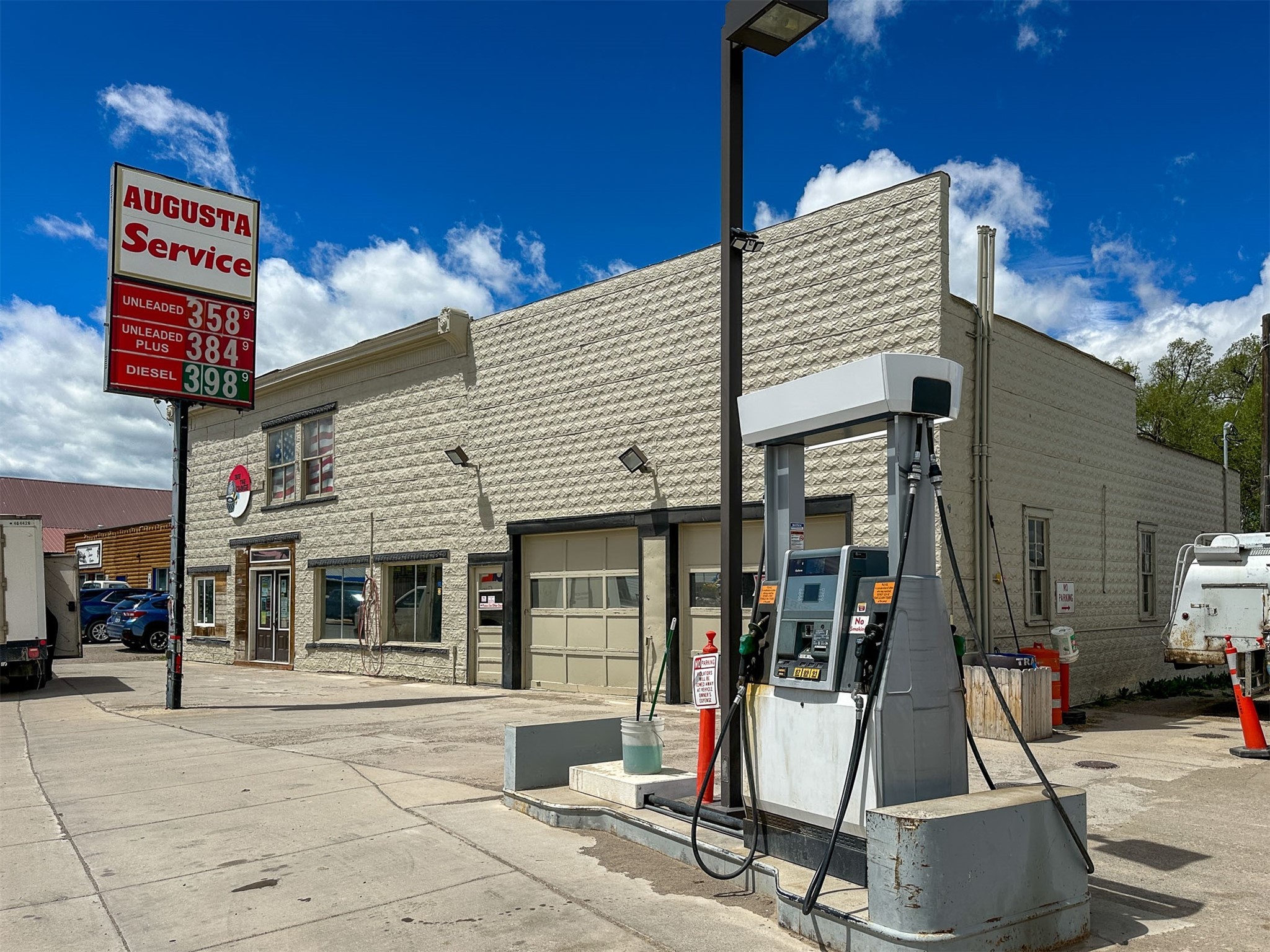 130 Main Street Property Photo