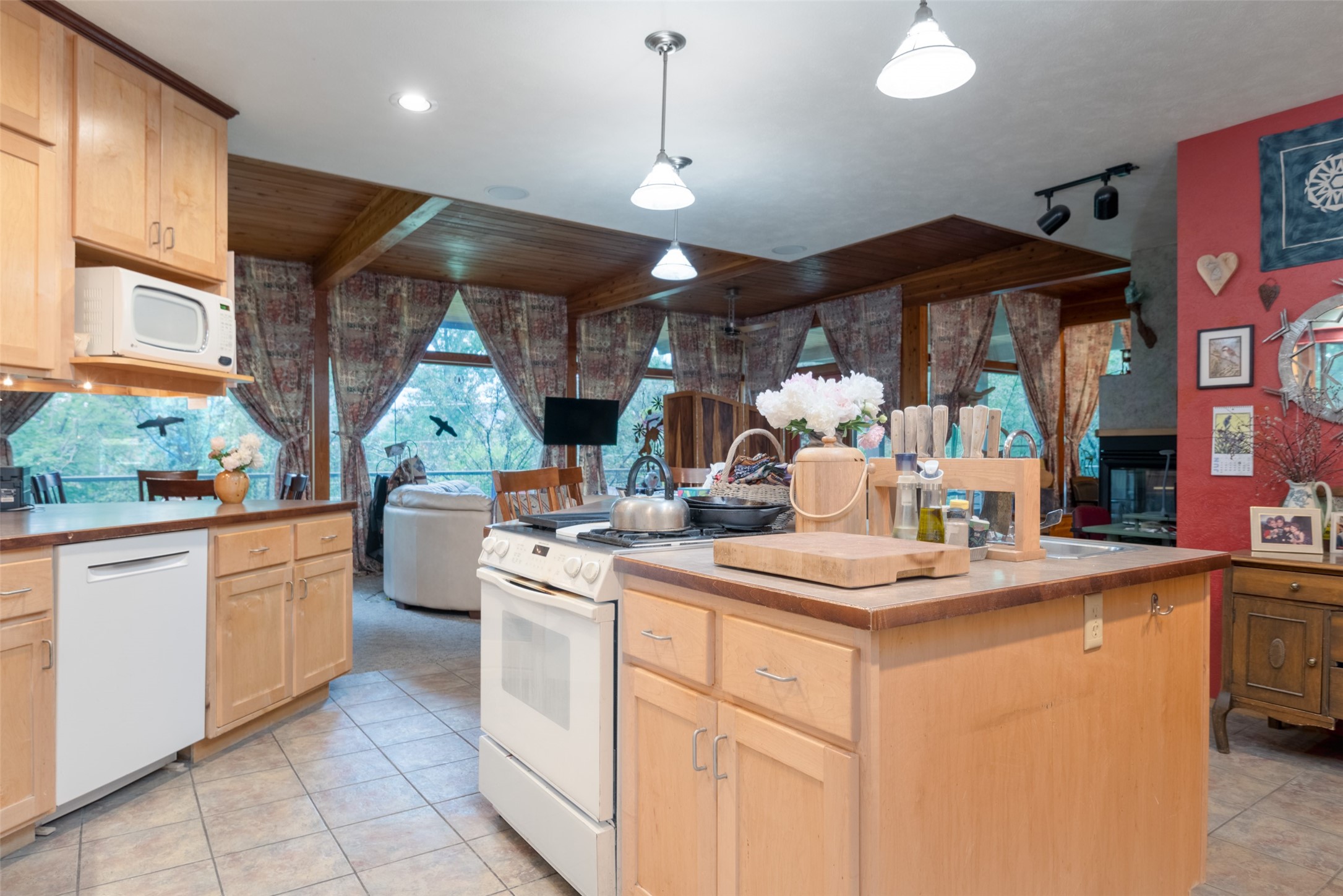 100 Pattee Canyon Road Property Photo 14
