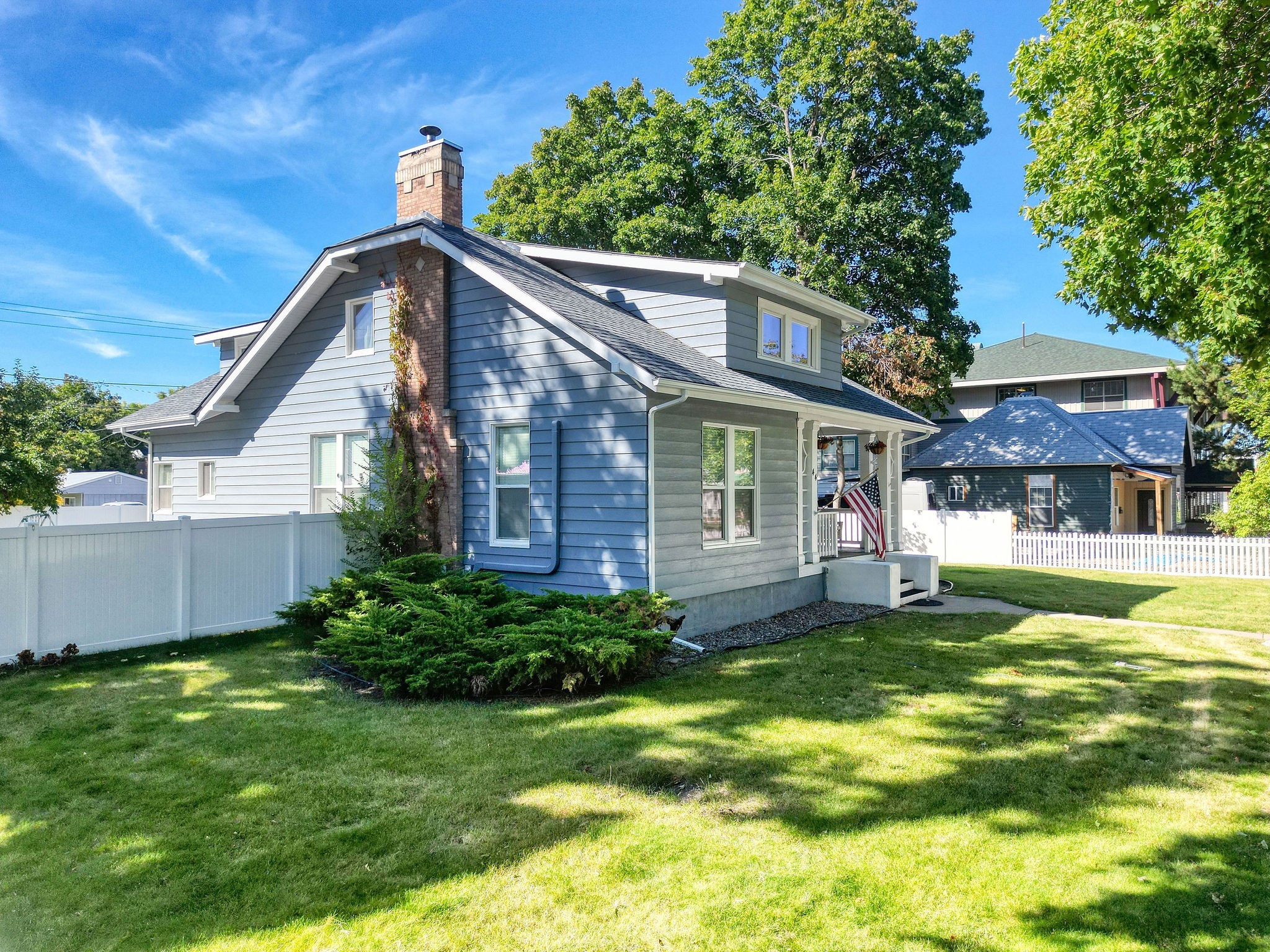 44 4th Avenue E Property Photo