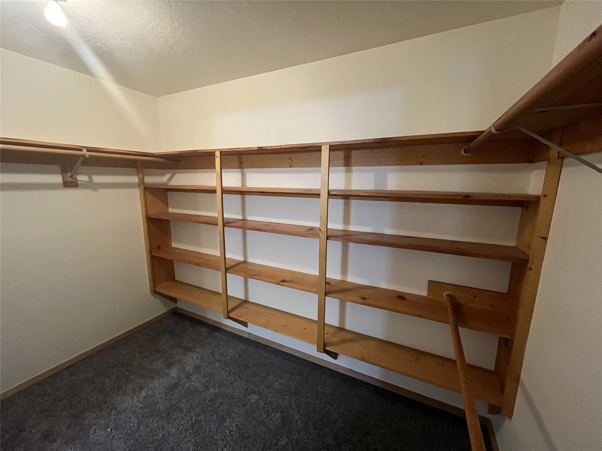 1699 S Sleeping Child Road Property Photo 10