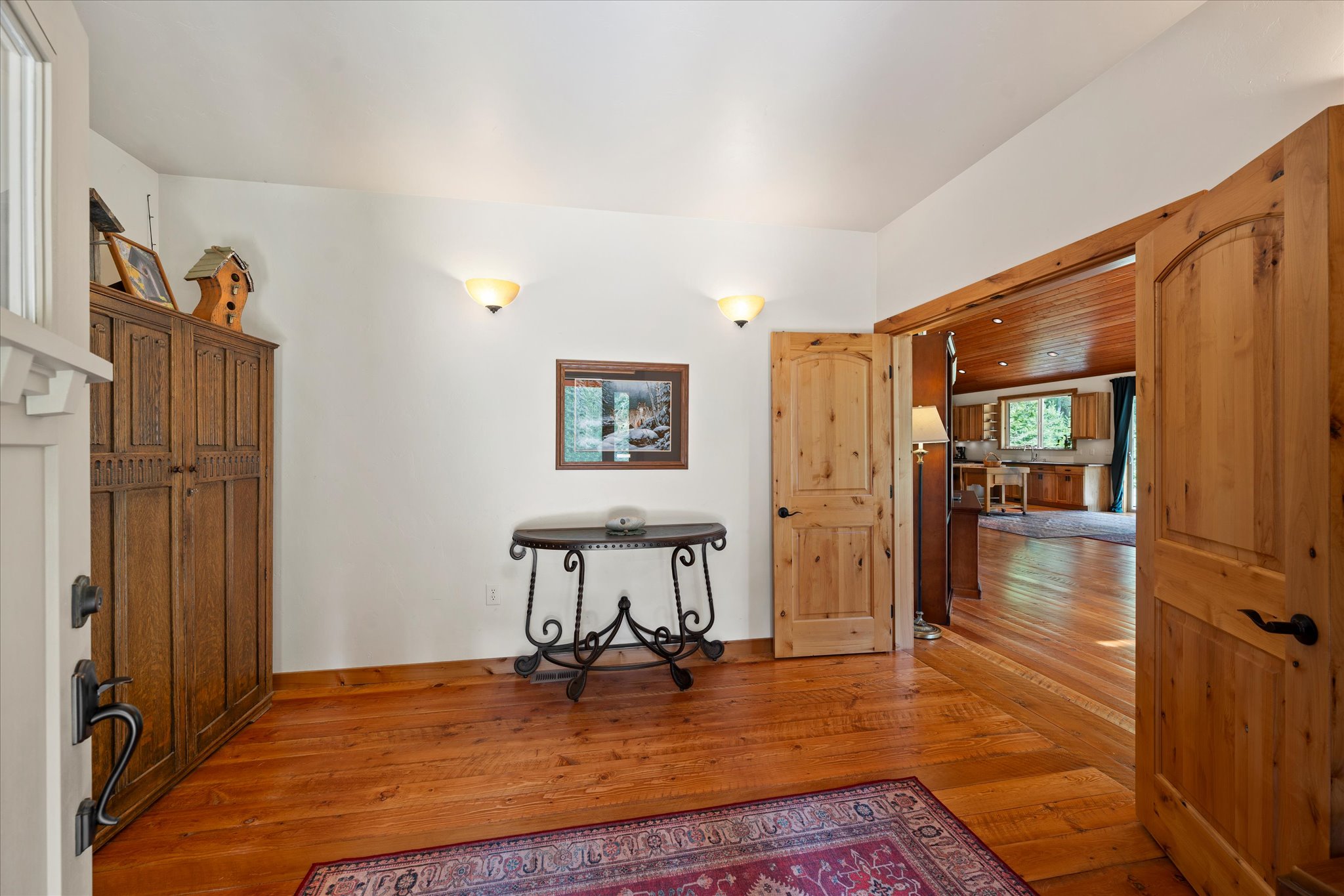 533 Center Drive Property Photo 5