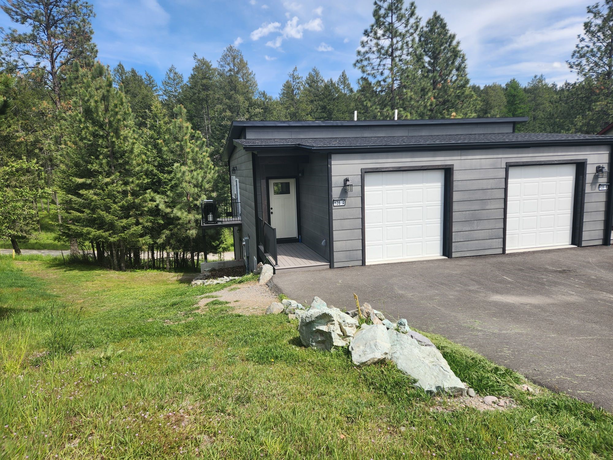 128 Saddle Loop Property Photo 2