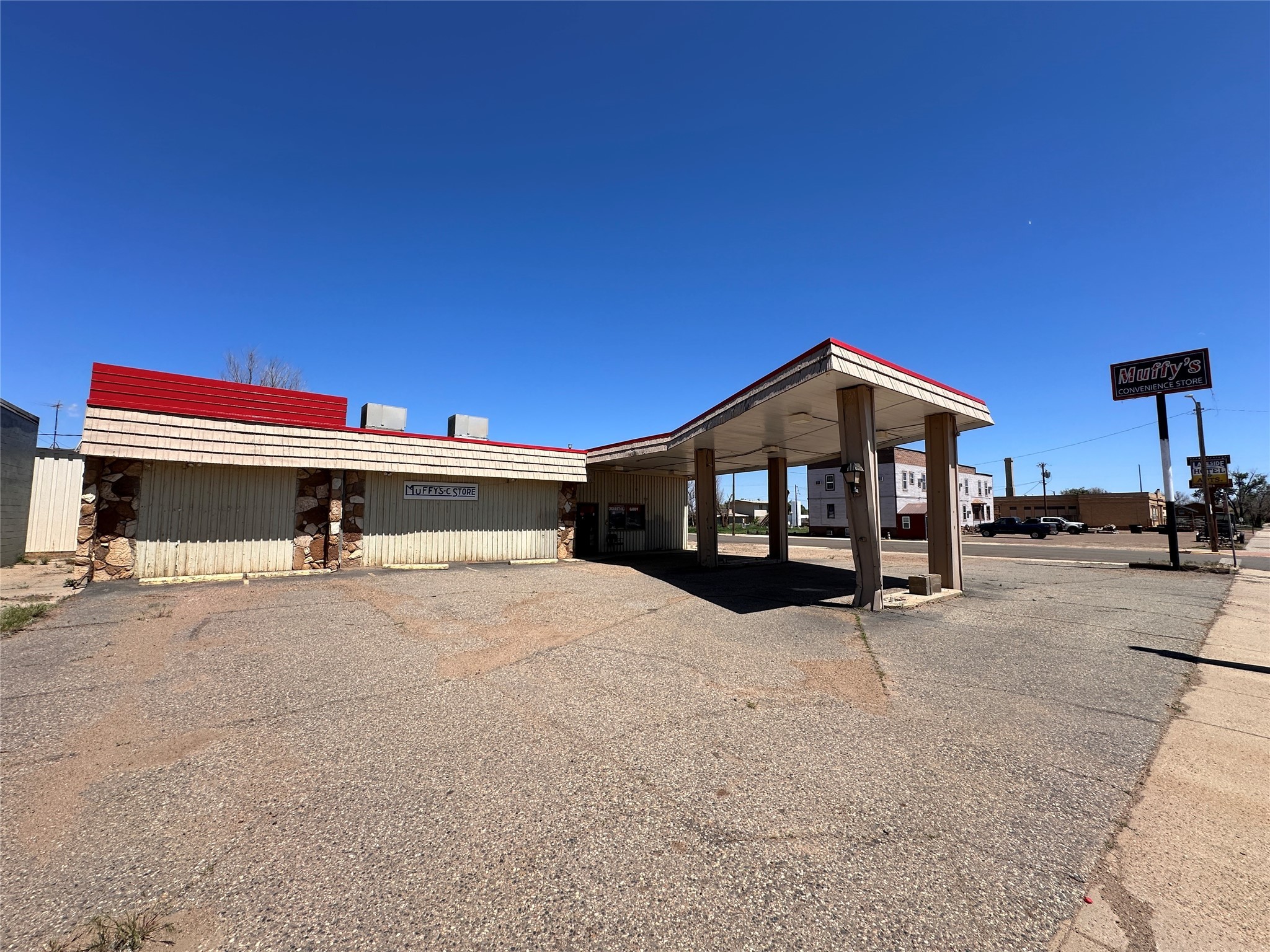 19 E Montana Avenue Property Photo 4