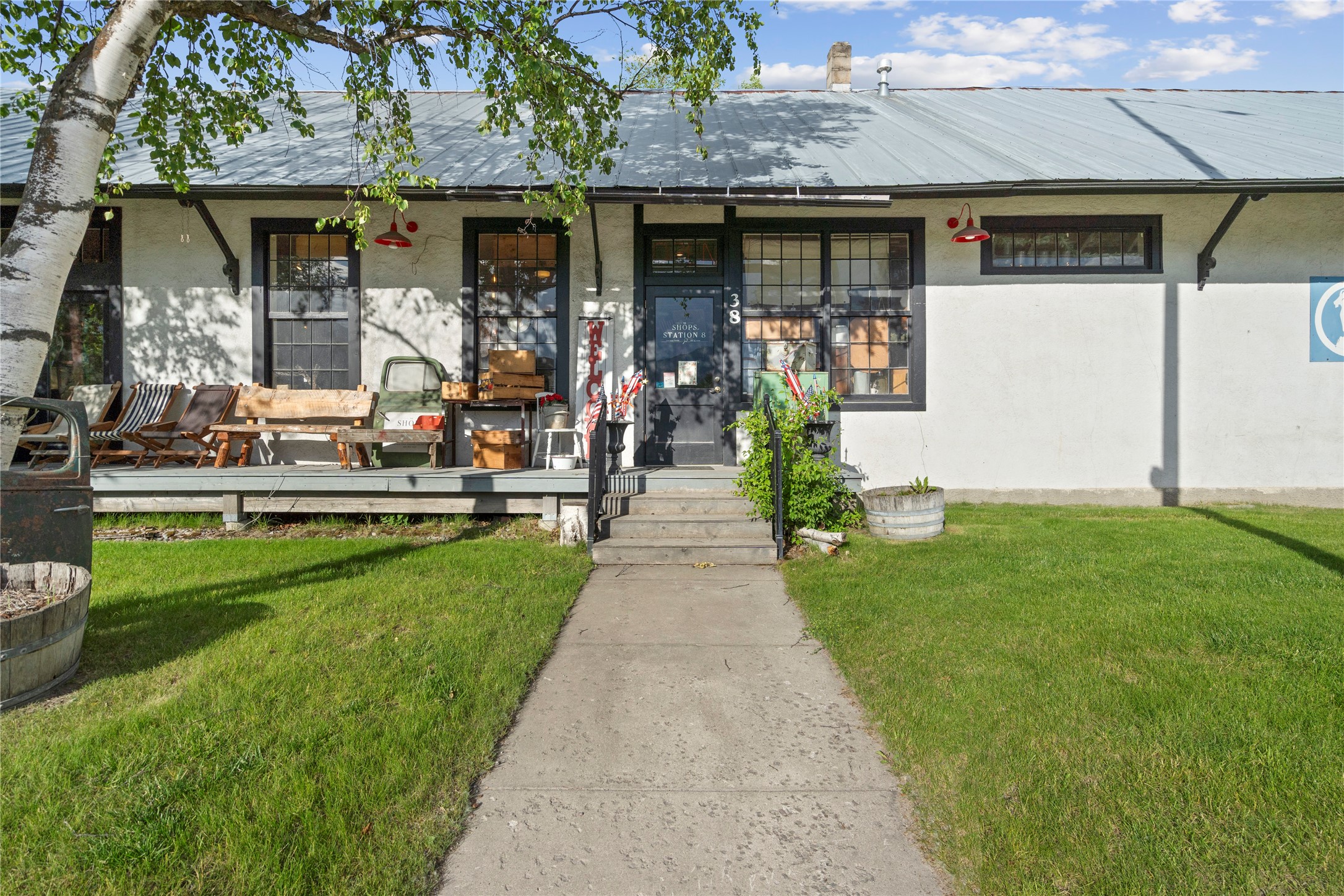 8 Us Highway 2 E Property Photo 2