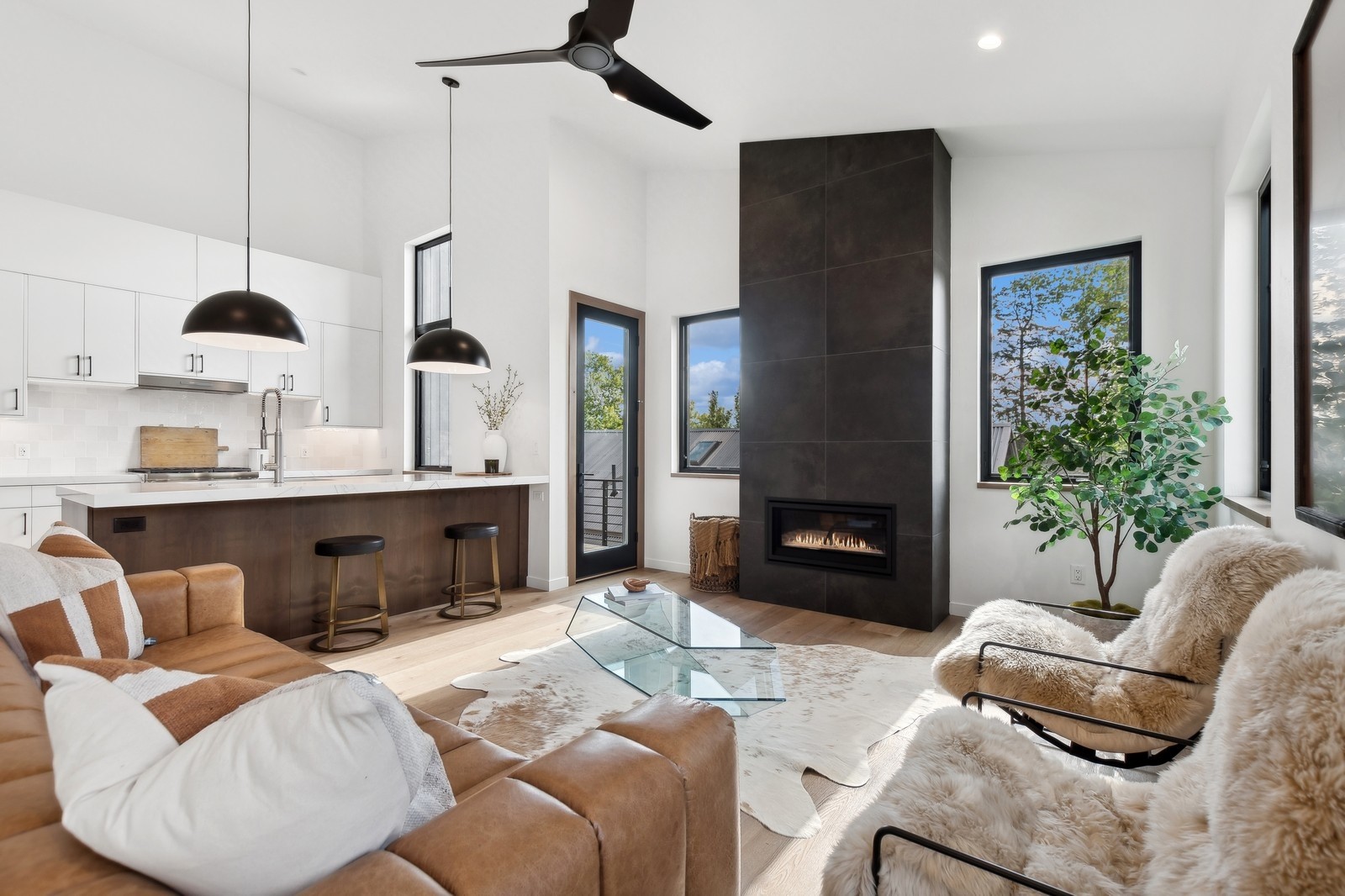 124A W 2nd Street
