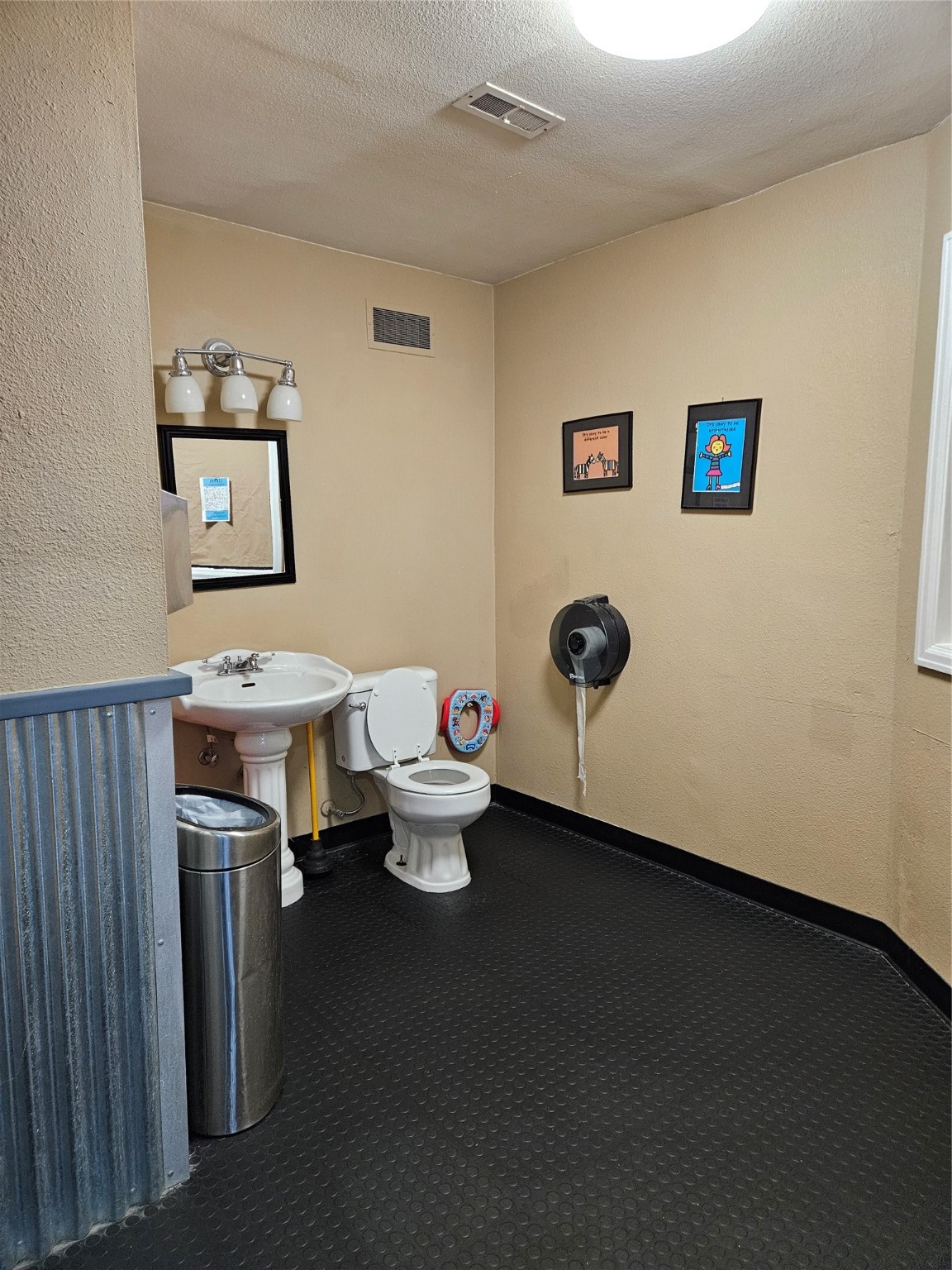 815-825 1st Avenue N Property Photo 100