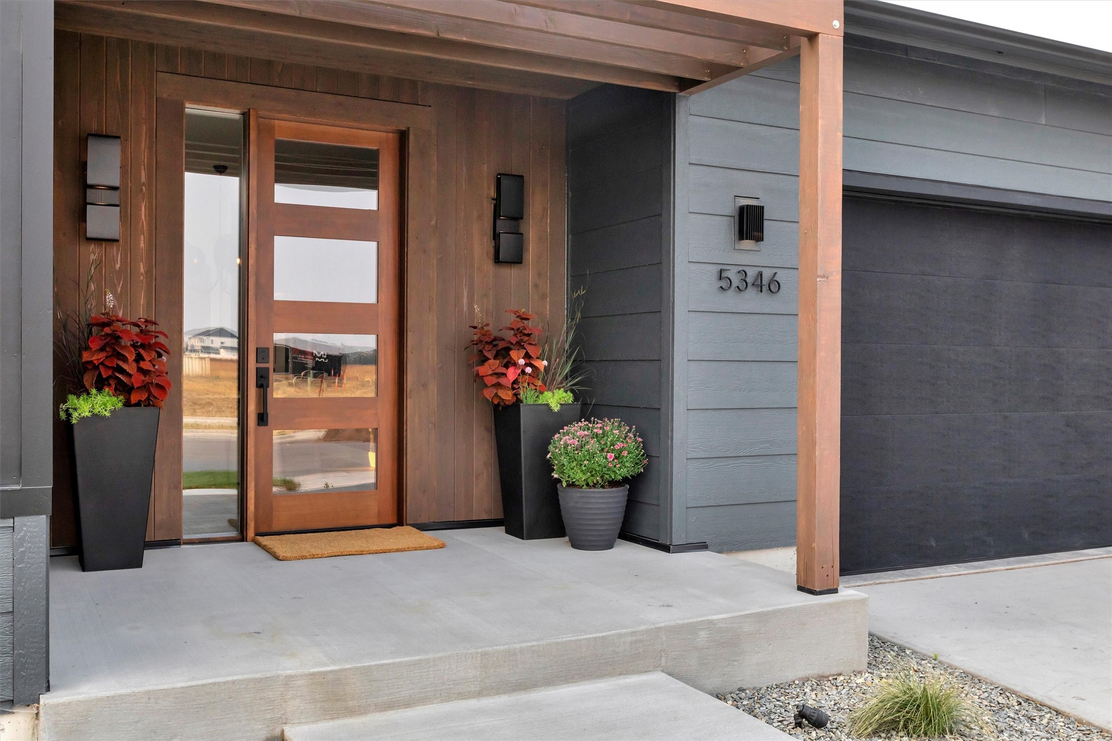 5346 Nesting Lane Property Photo 3