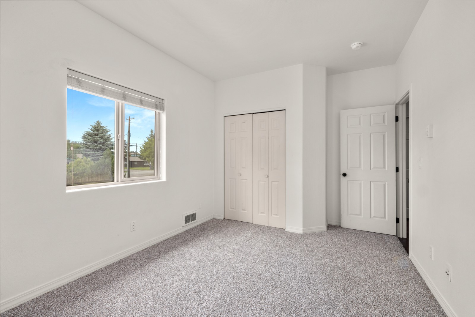 1605 & 1629 4th Avenue W Property Photo 17