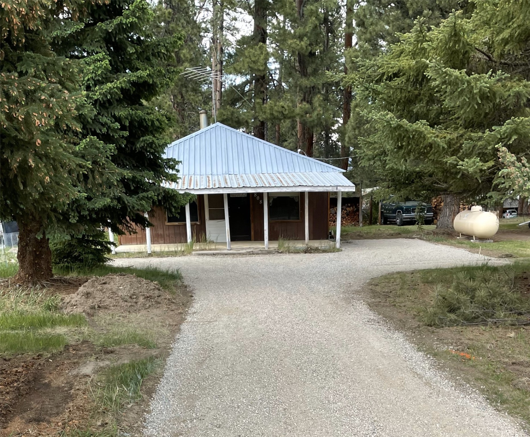 808 2nd Street N Property Photo 1