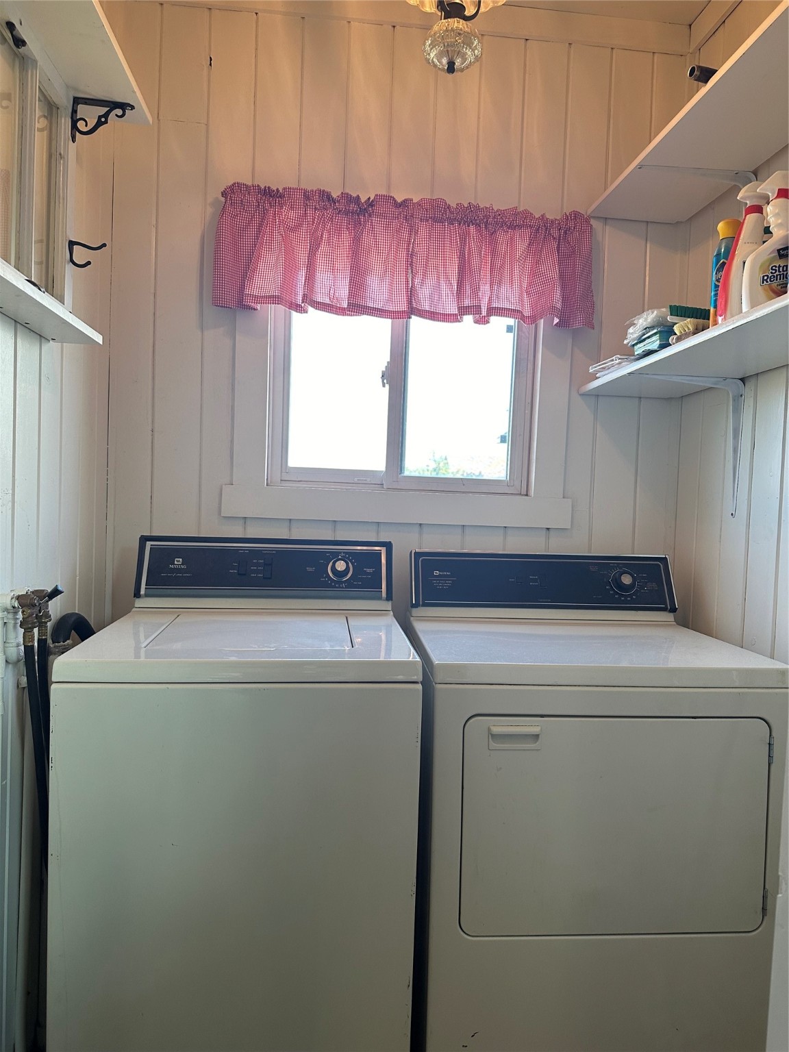 417 Walnut Street Property Photo 9