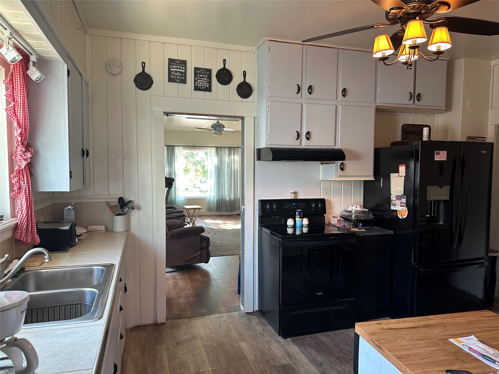 417 Walnut Street Property Photo 10
