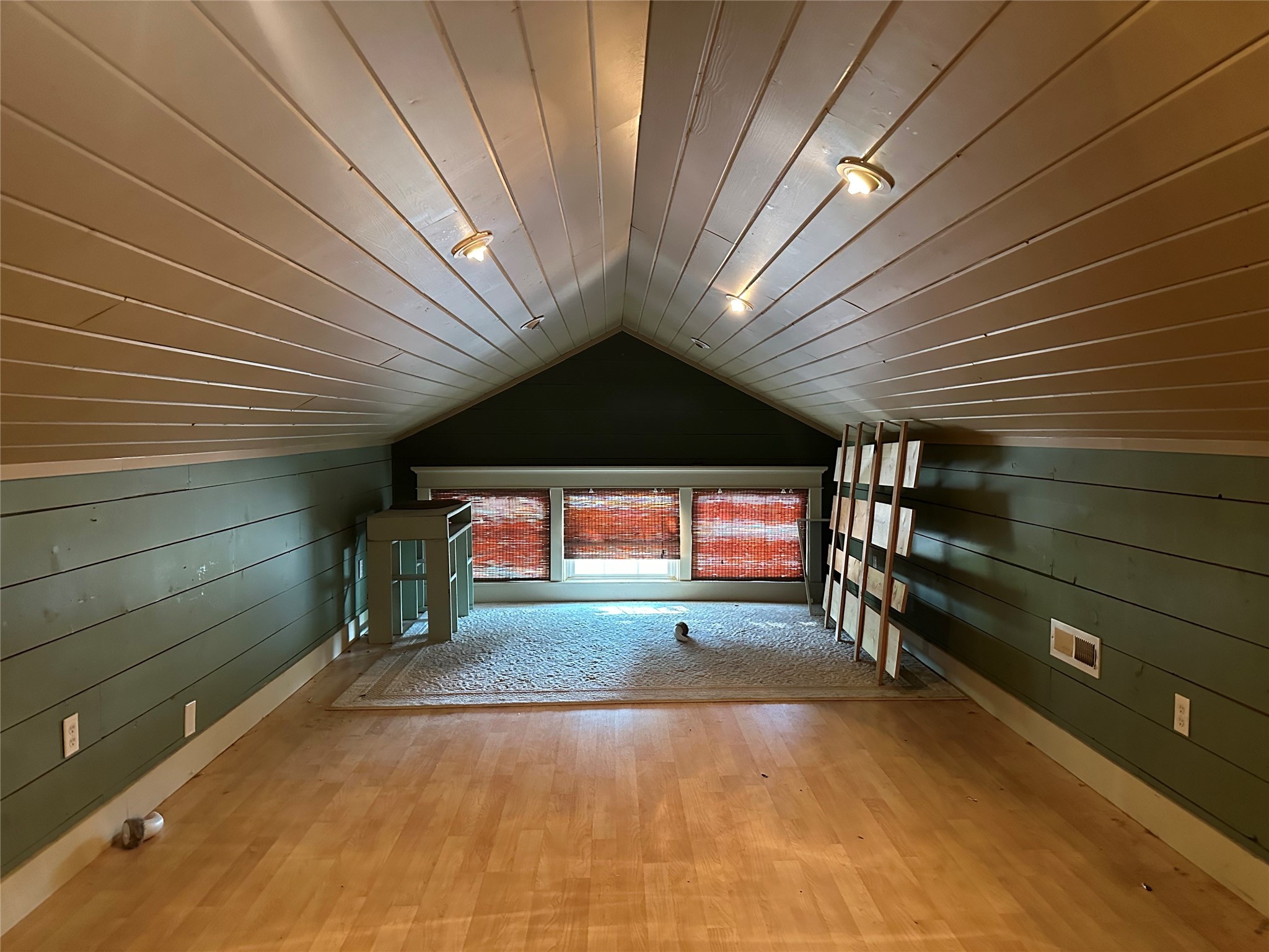 417 Walnut Street Property Photo 16