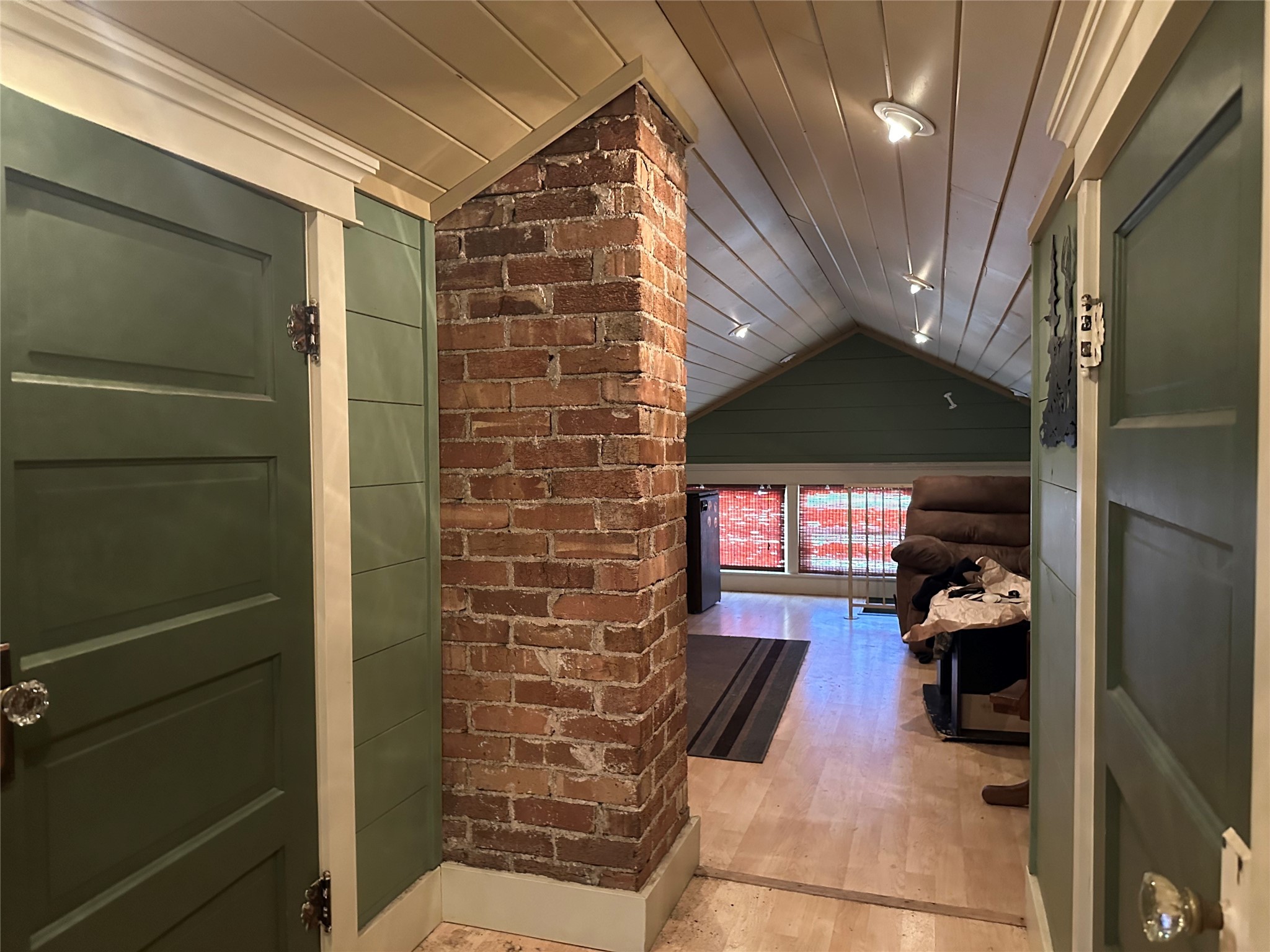 417 Walnut Street Property Photo 17