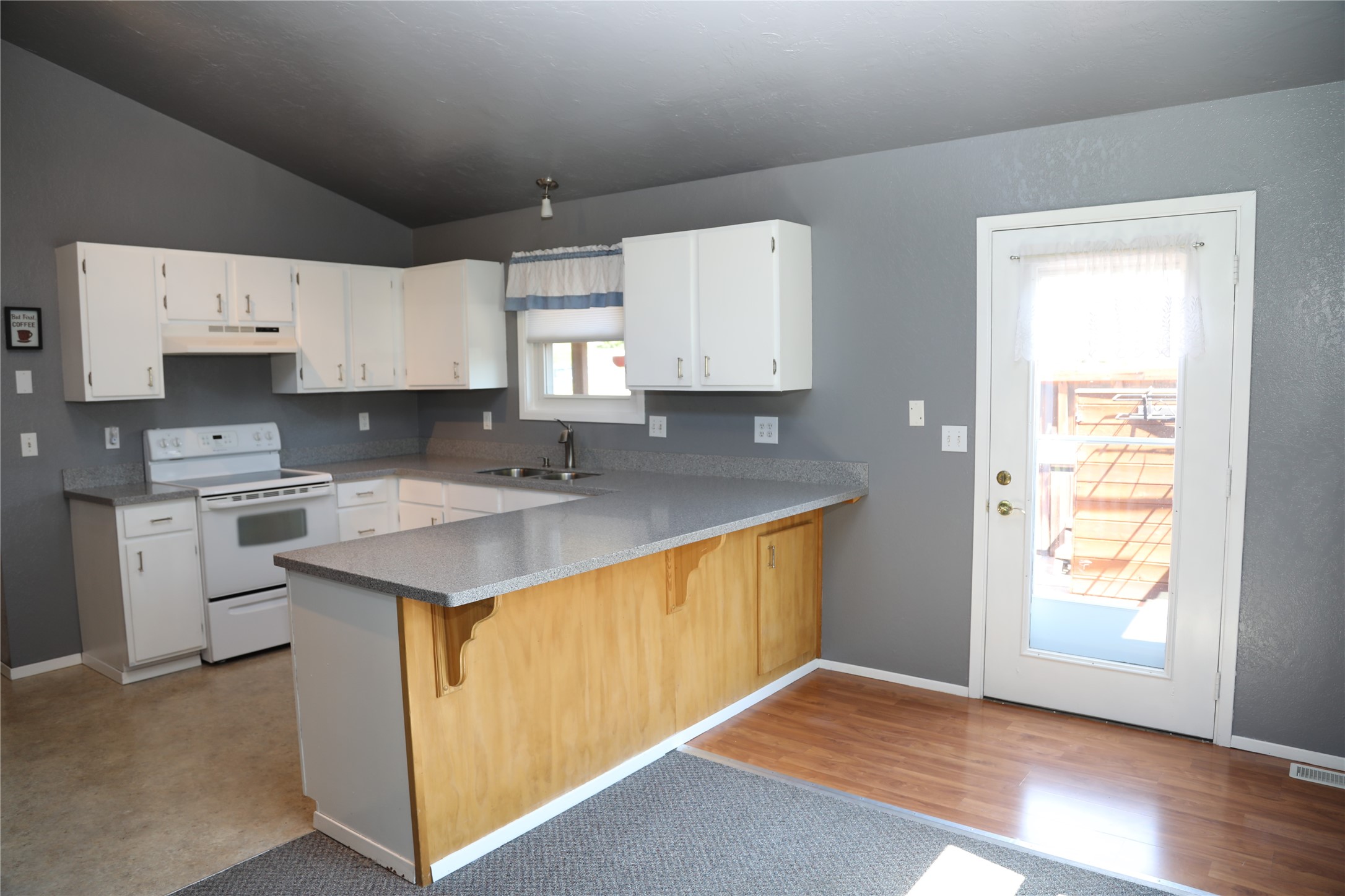 8600 Mourning Dove Drive Property Photo 6