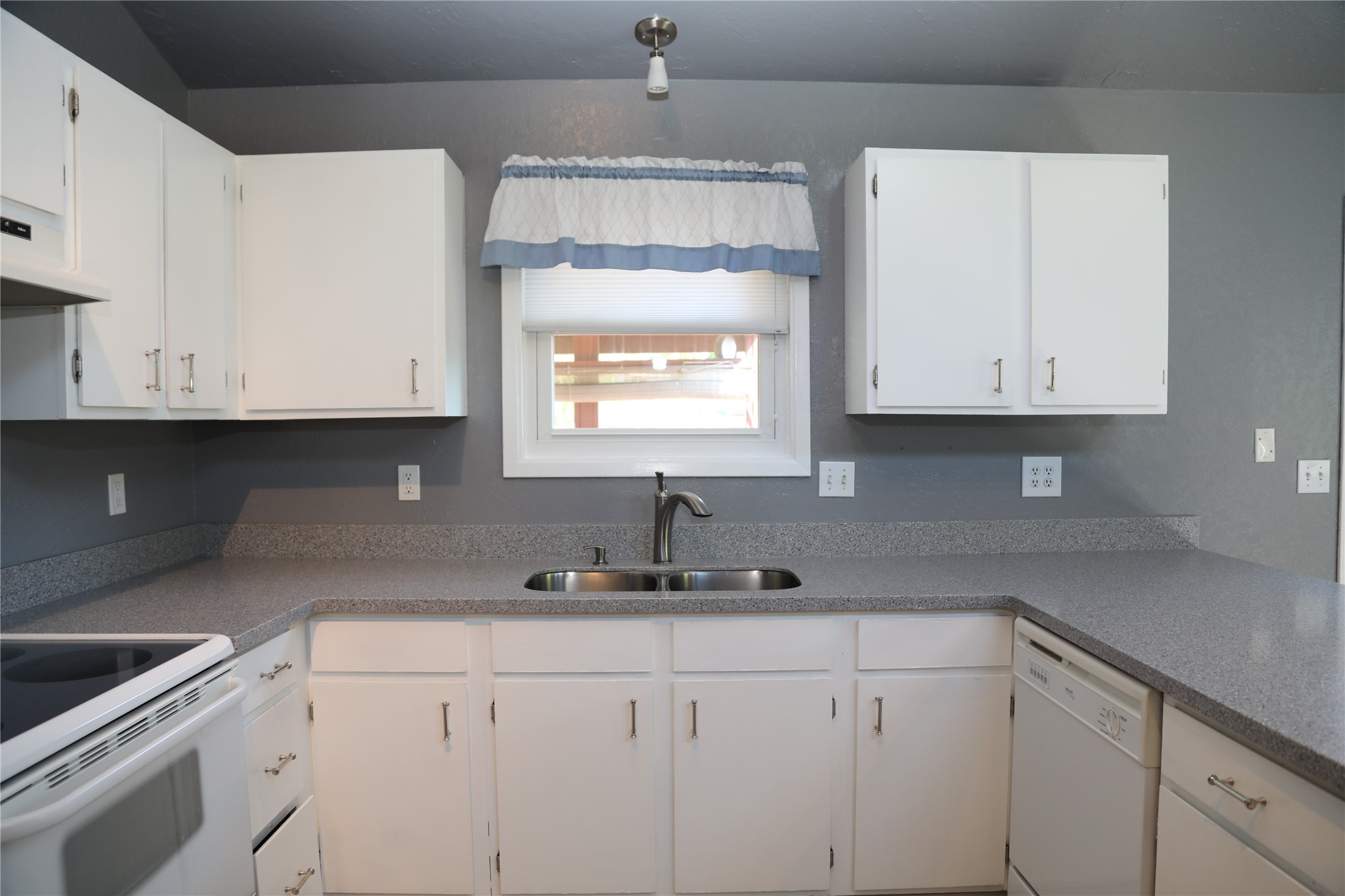 8600 Mourning Dove Drive Property Photo 14