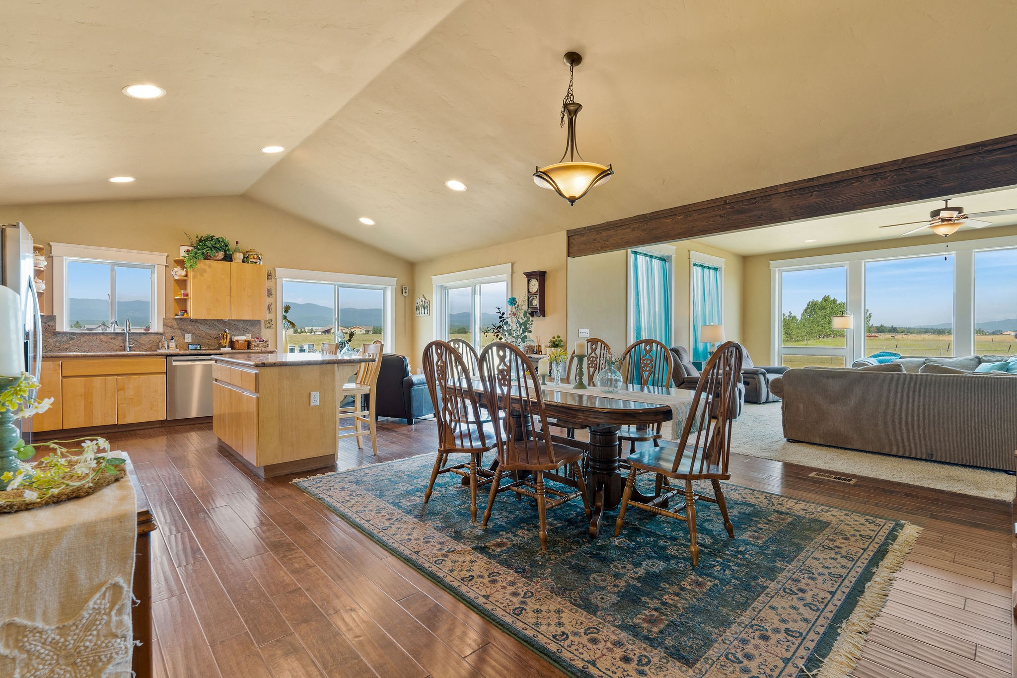 881 Lone Coyote Trail Property Photo 3