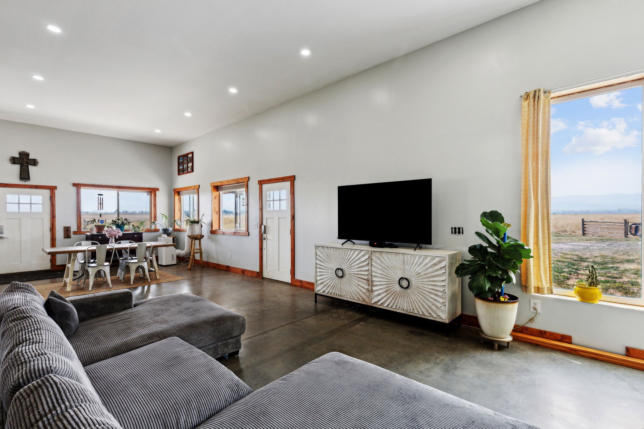 57417 Lower Crossing Road Property Photo 9