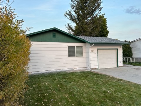 505 S Oak Street A & B Property Photo 1