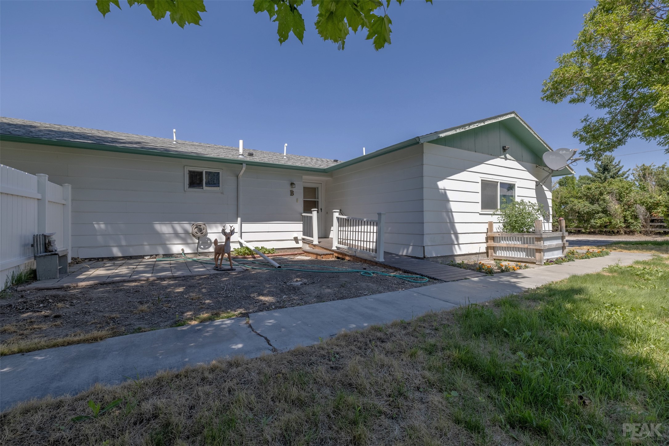505 S Oak Street A & B Property Photo 2