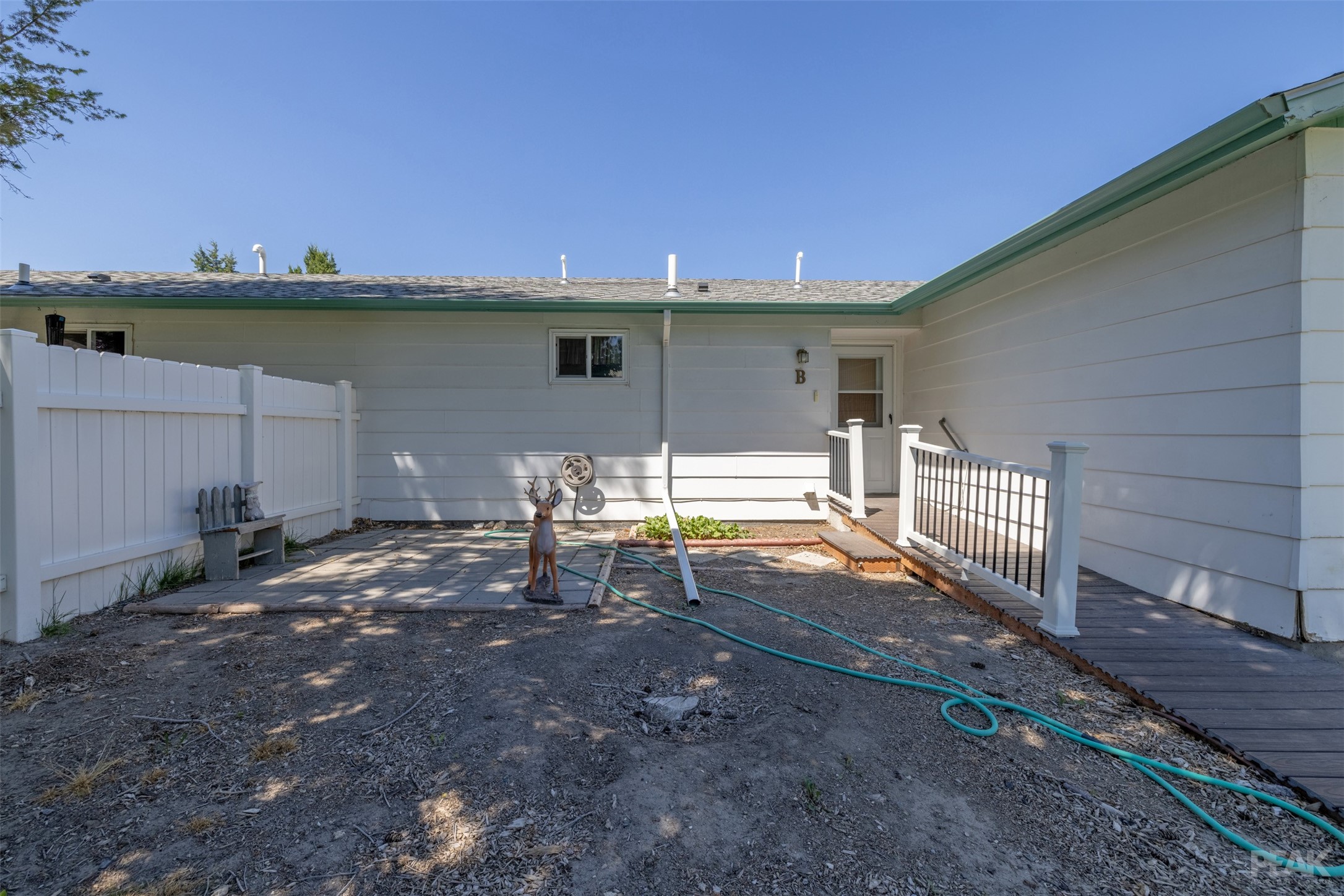 505 S Oak Street A & B Property Photo 6