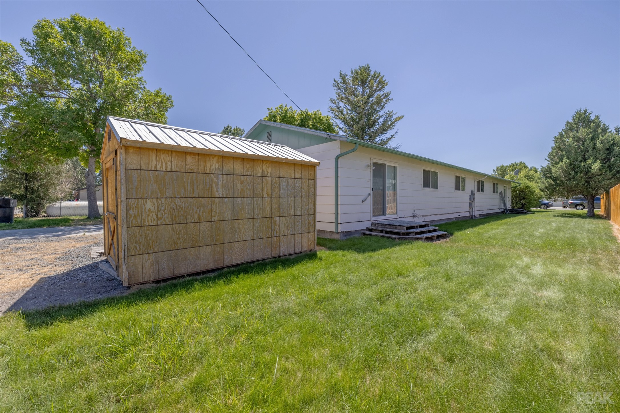 505 S Oak Street A & B Property Photo 9