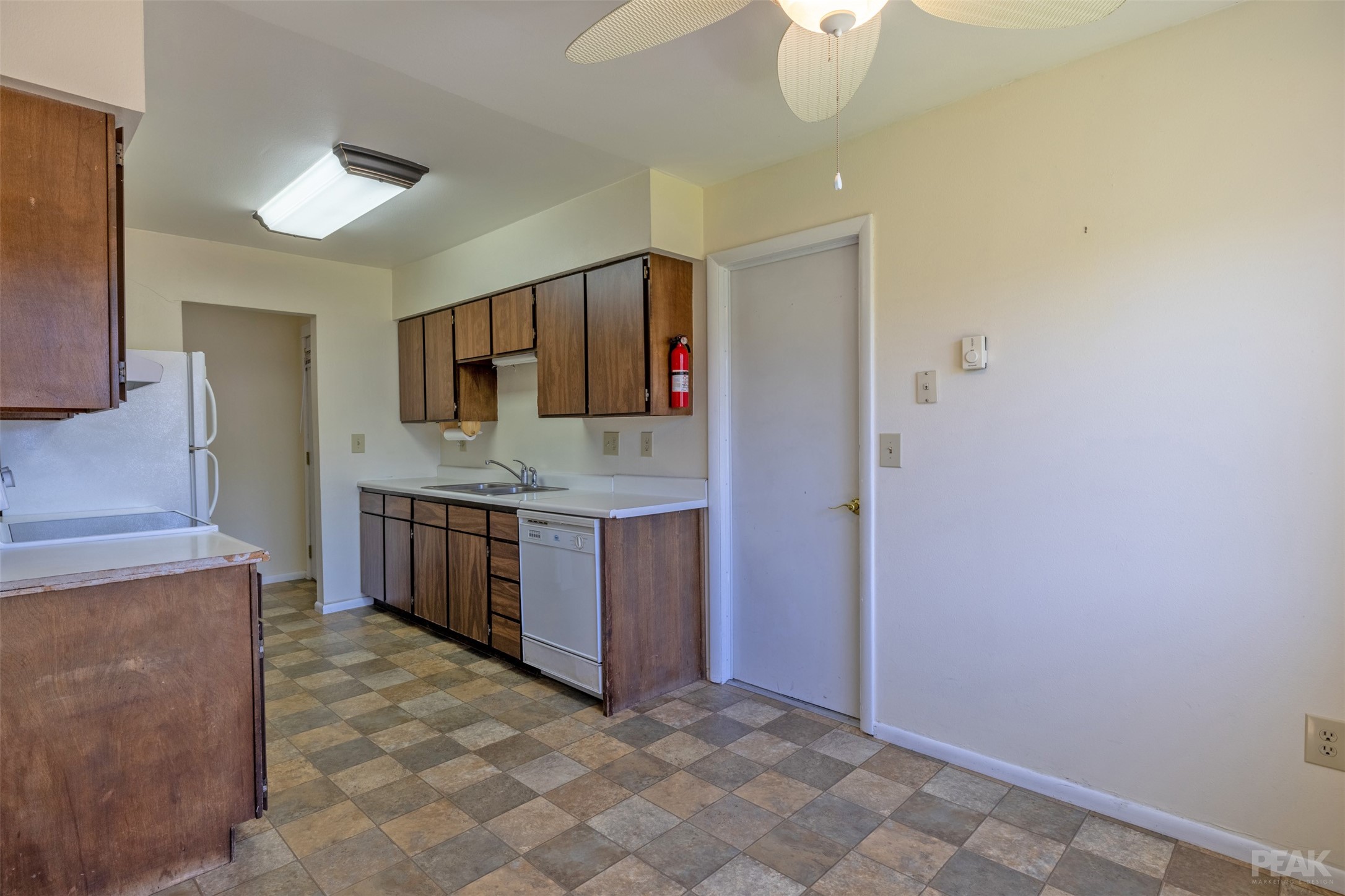 505 S Oak Street A & B Property Photo 16