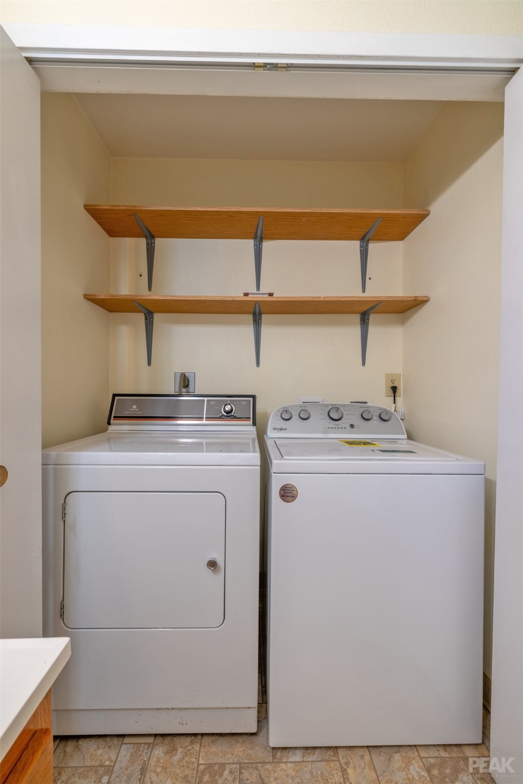 505 S Oak Street A & B Property Photo 25