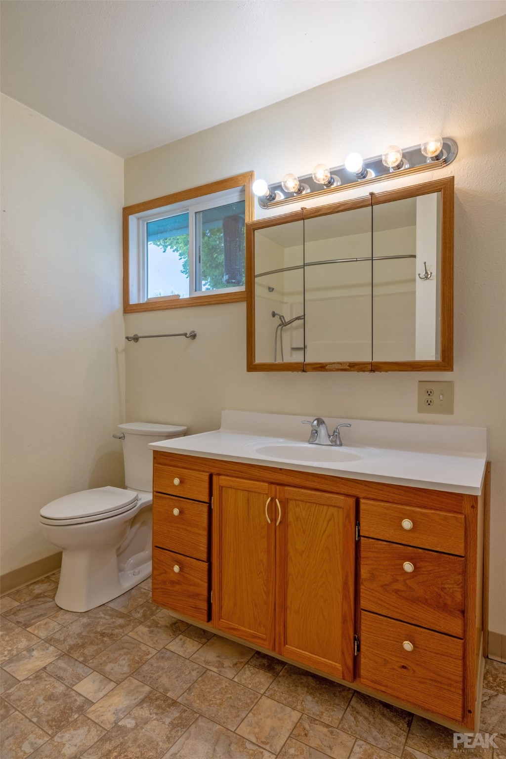 505 S Oak Street A & B Property Photo 26