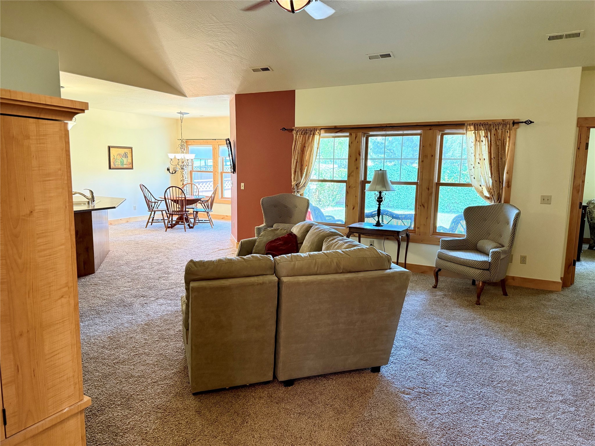 294 Montana Landing Property Photo 8