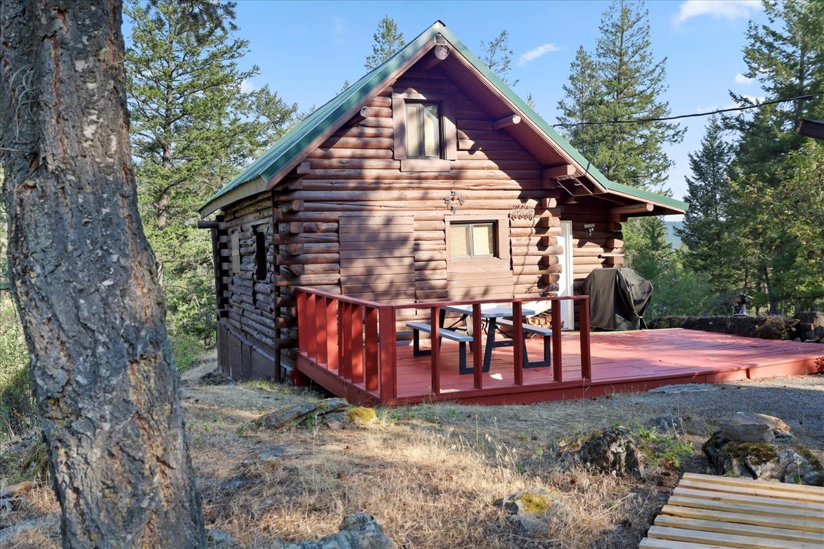 400 Pine Bay Drive Property Photo 4