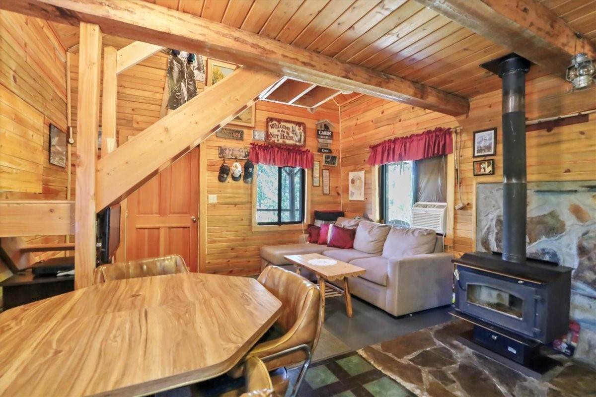 400 Pine Bay Drive Property Photo 13