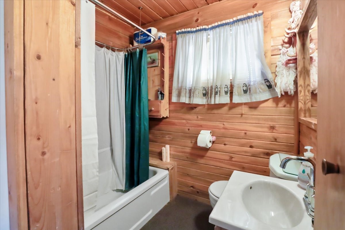 400 Pine Bay Drive Property Photo 19