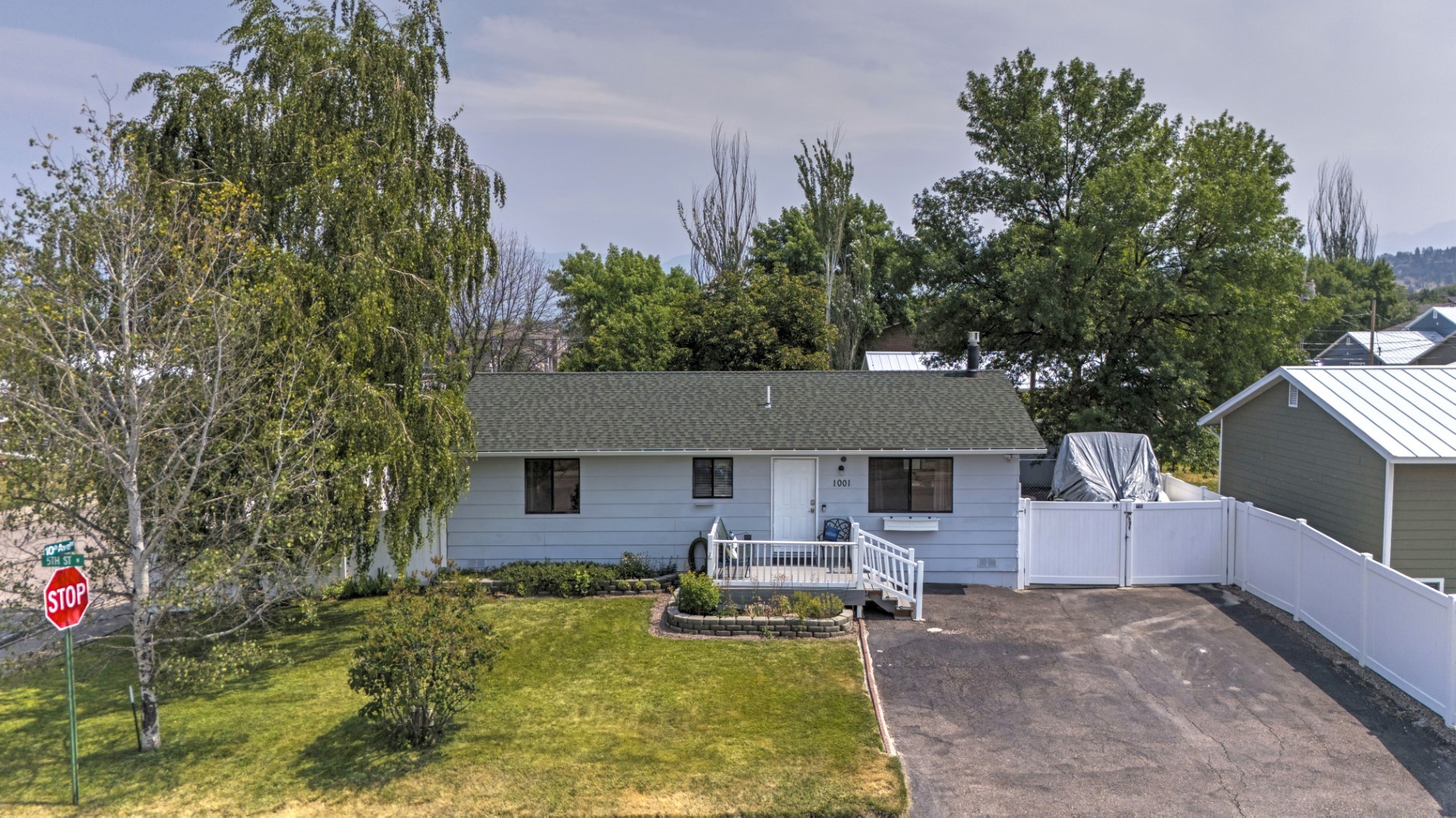1001 5th Street W Property Photo 2