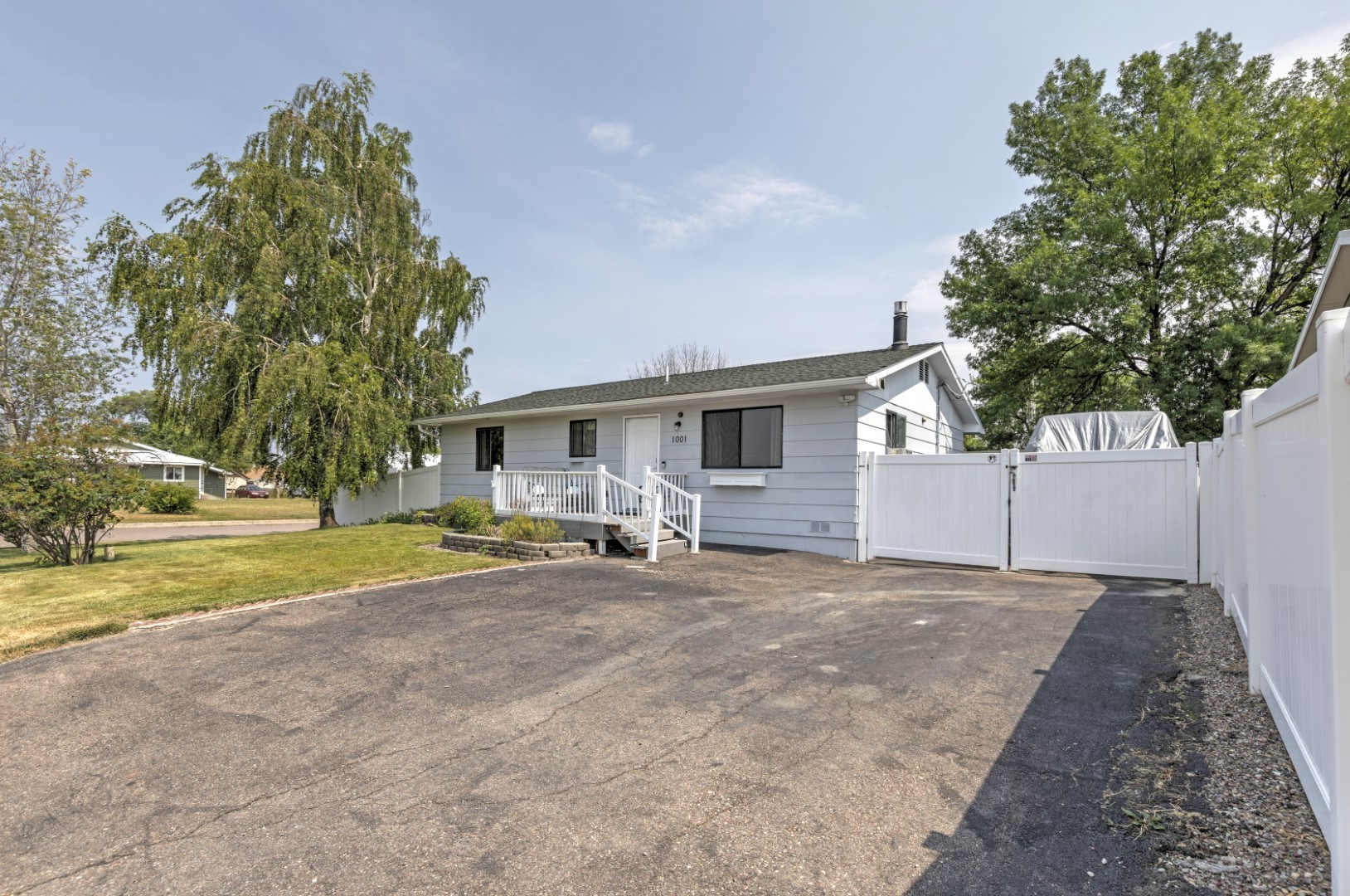 1001 5th Street W Property Photo 4