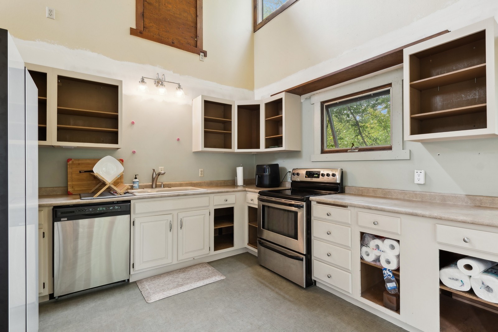 1520 W Lakeshore Drive Property Photo 9