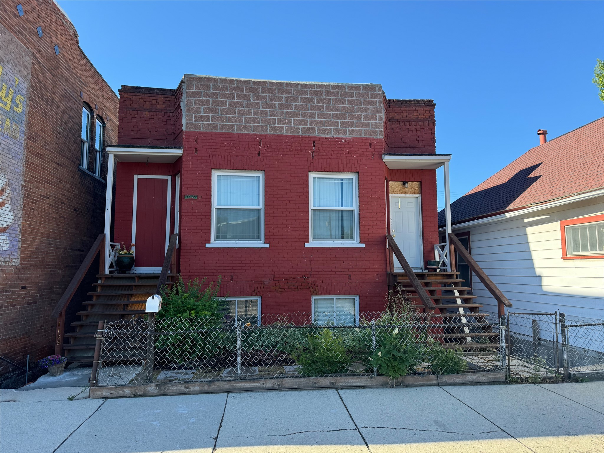 1138 E 2nd Street Property Photo 1