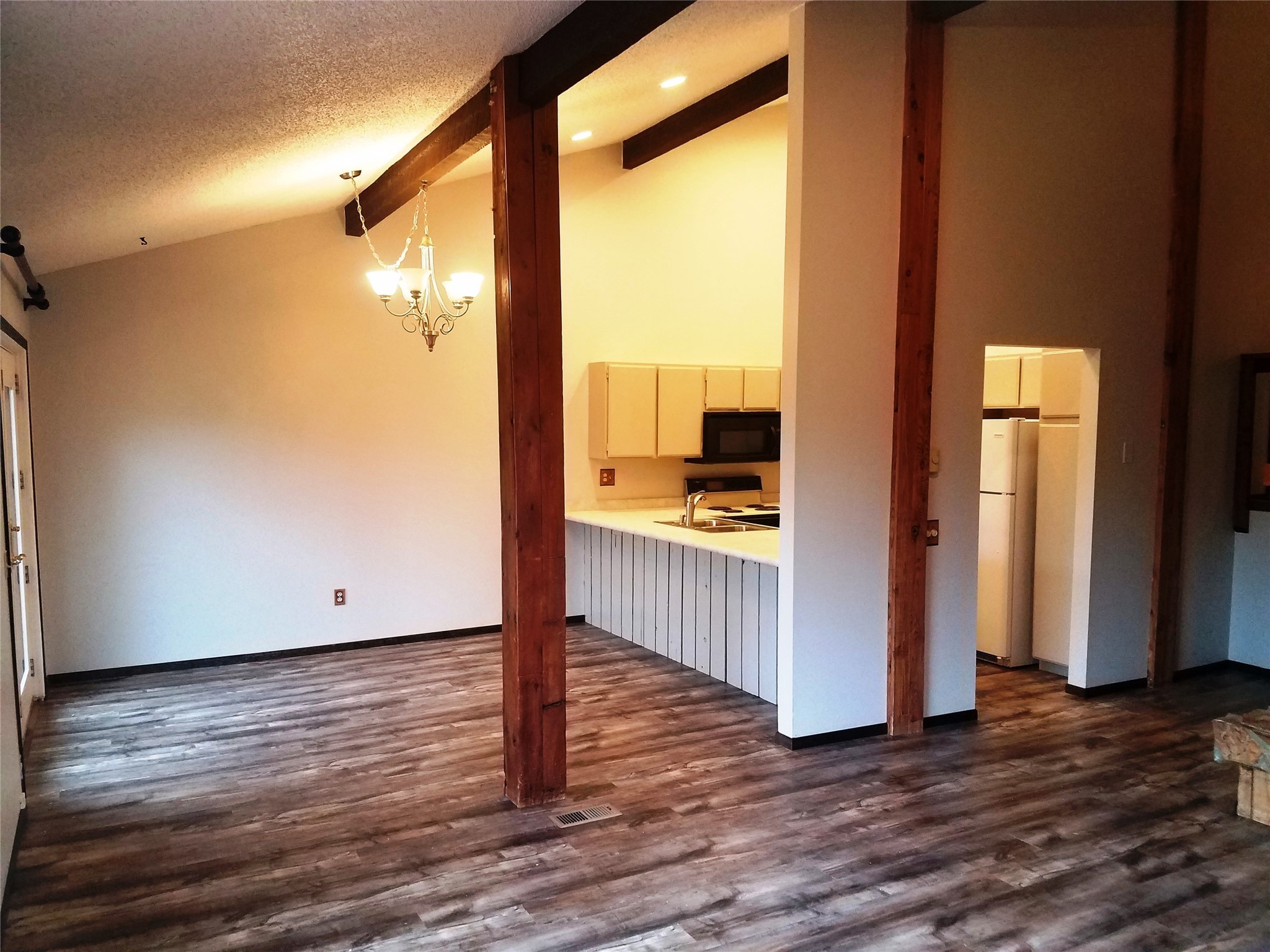 305 Harrison Boulevard B Property Photo 12