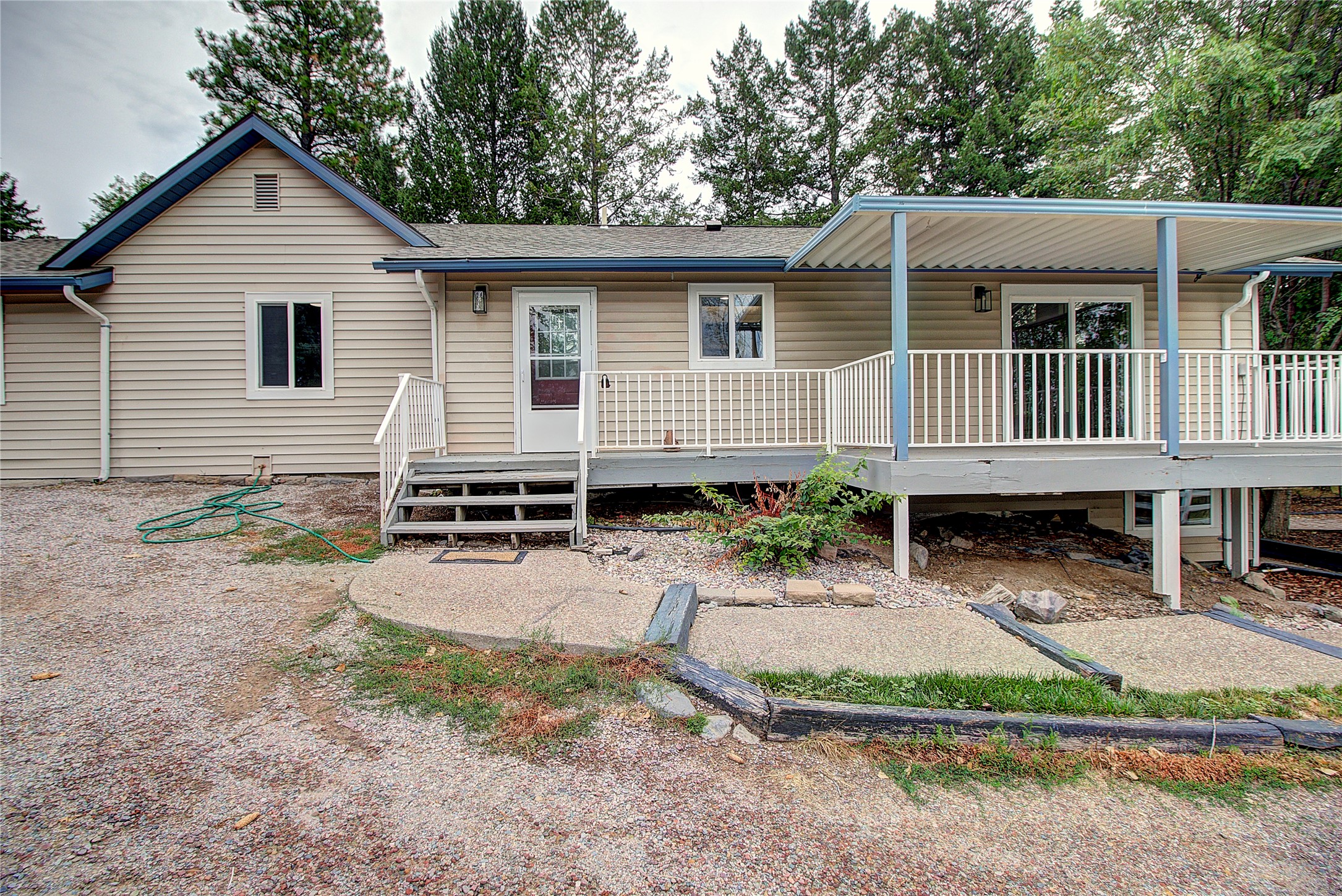 1215 Hillcrest Drive Property Photo 5