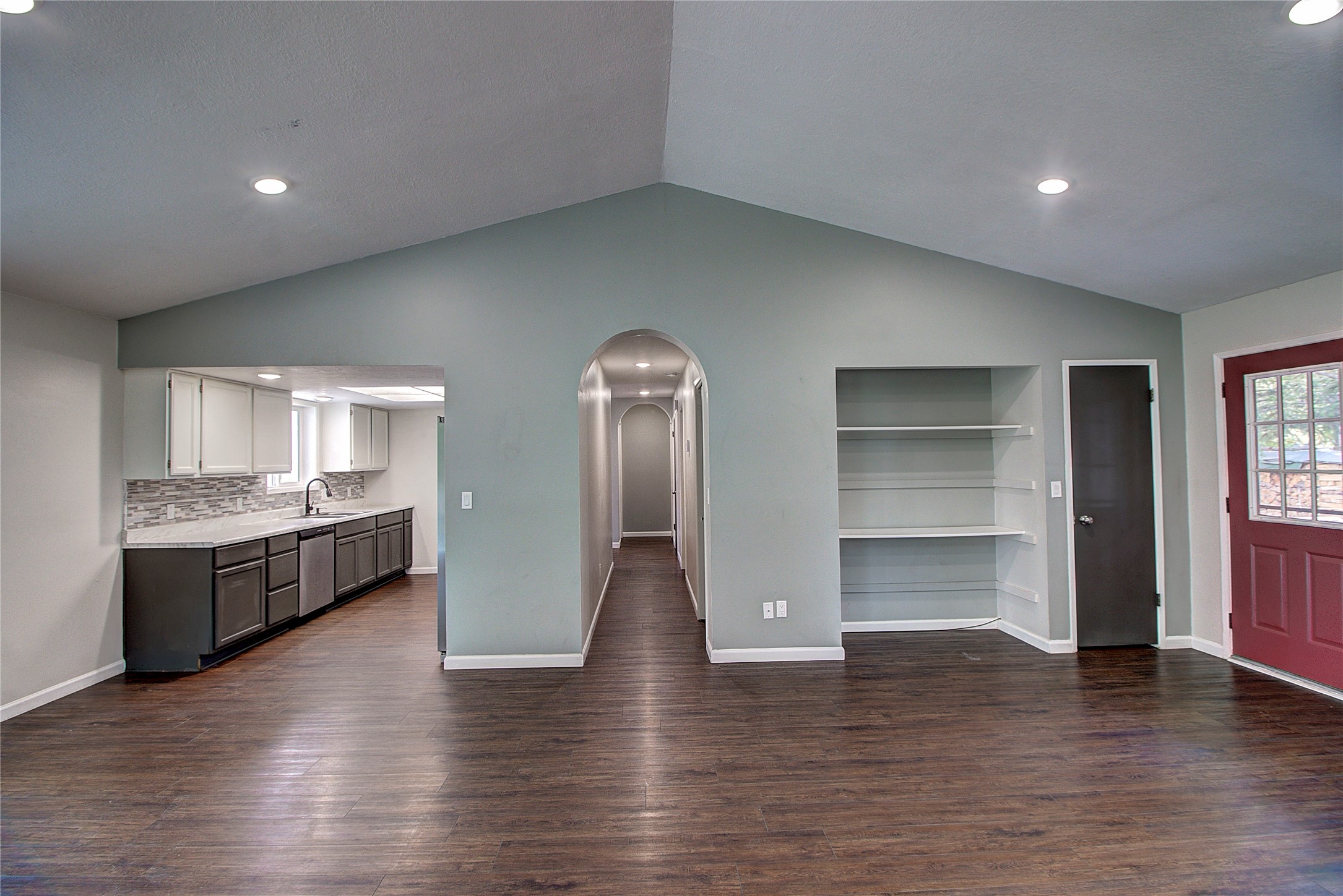 1215 Hillcrest Drive Property Photo 9