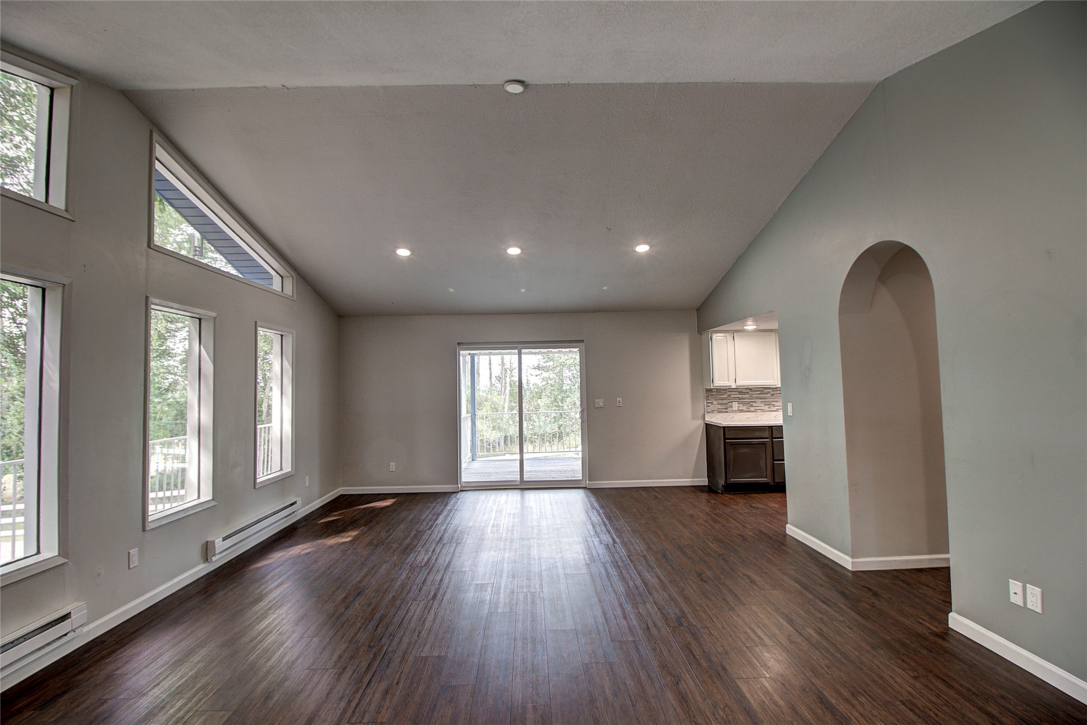 1215 Hillcrest Drive Property Photo 14