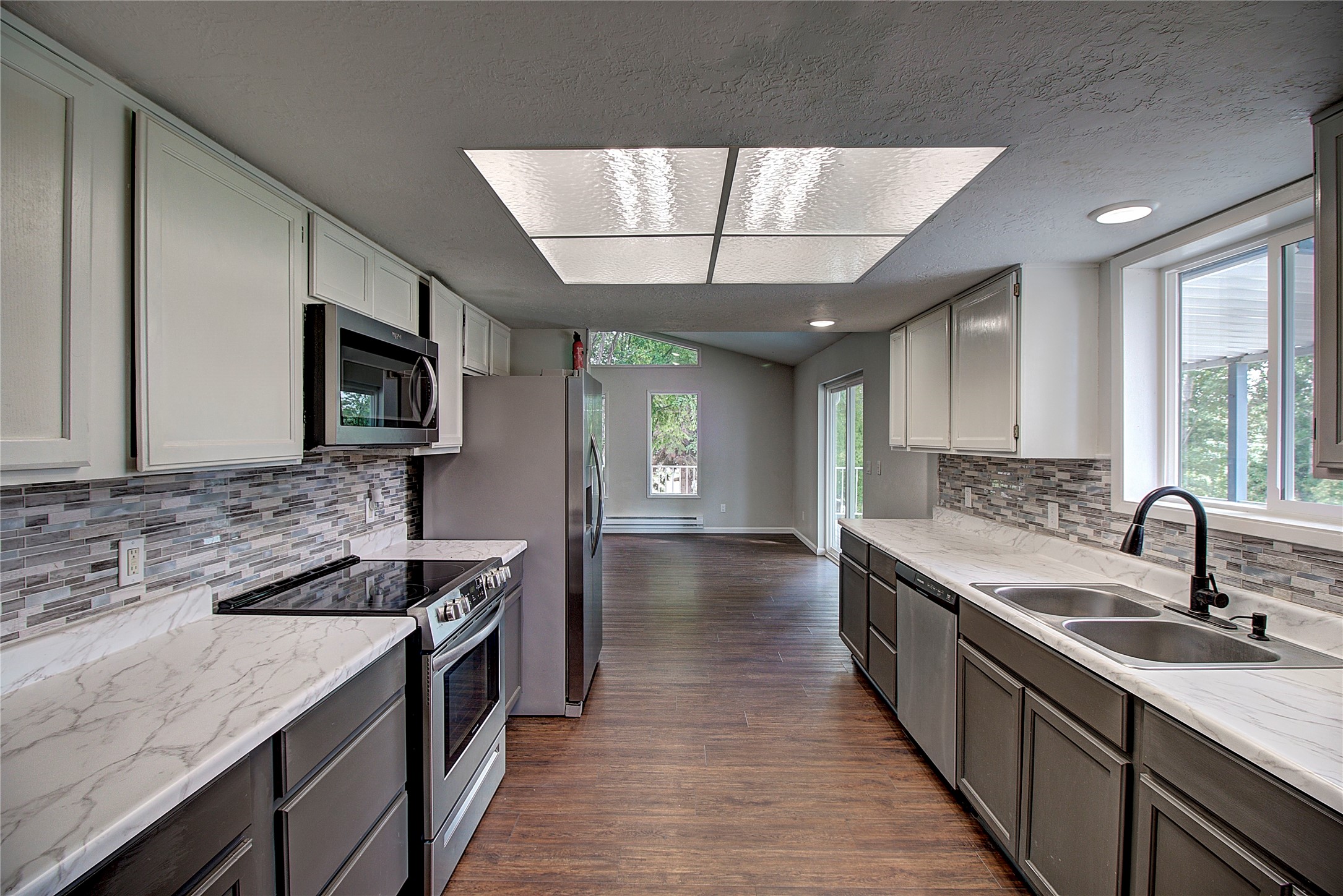 1215 Hillcrest Drive Property Photo 15
