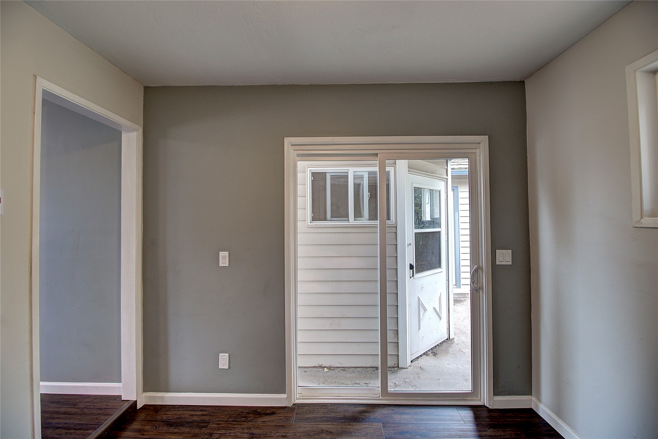 1215 Hillcrest Drive Property Photo 28