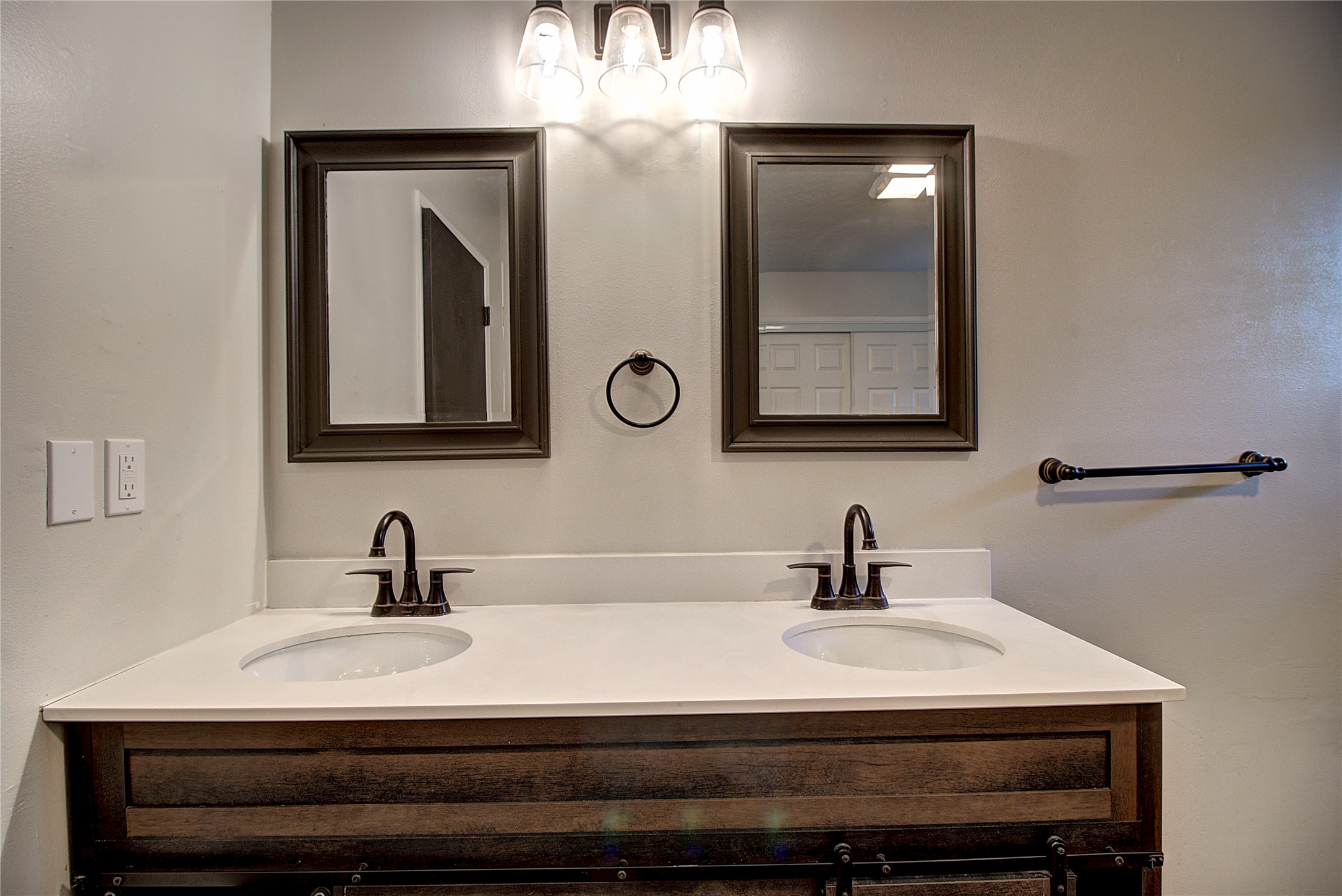 1215 Hillcrest Drive Property Photo 34